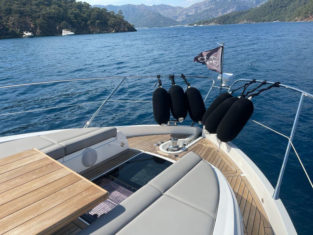 2019 Sunseeker 52