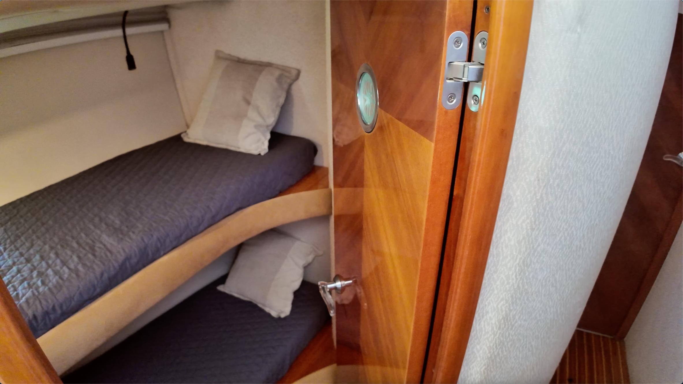 Azimut-46 2000-LARRAS III MX-9767346 | Thumbnail