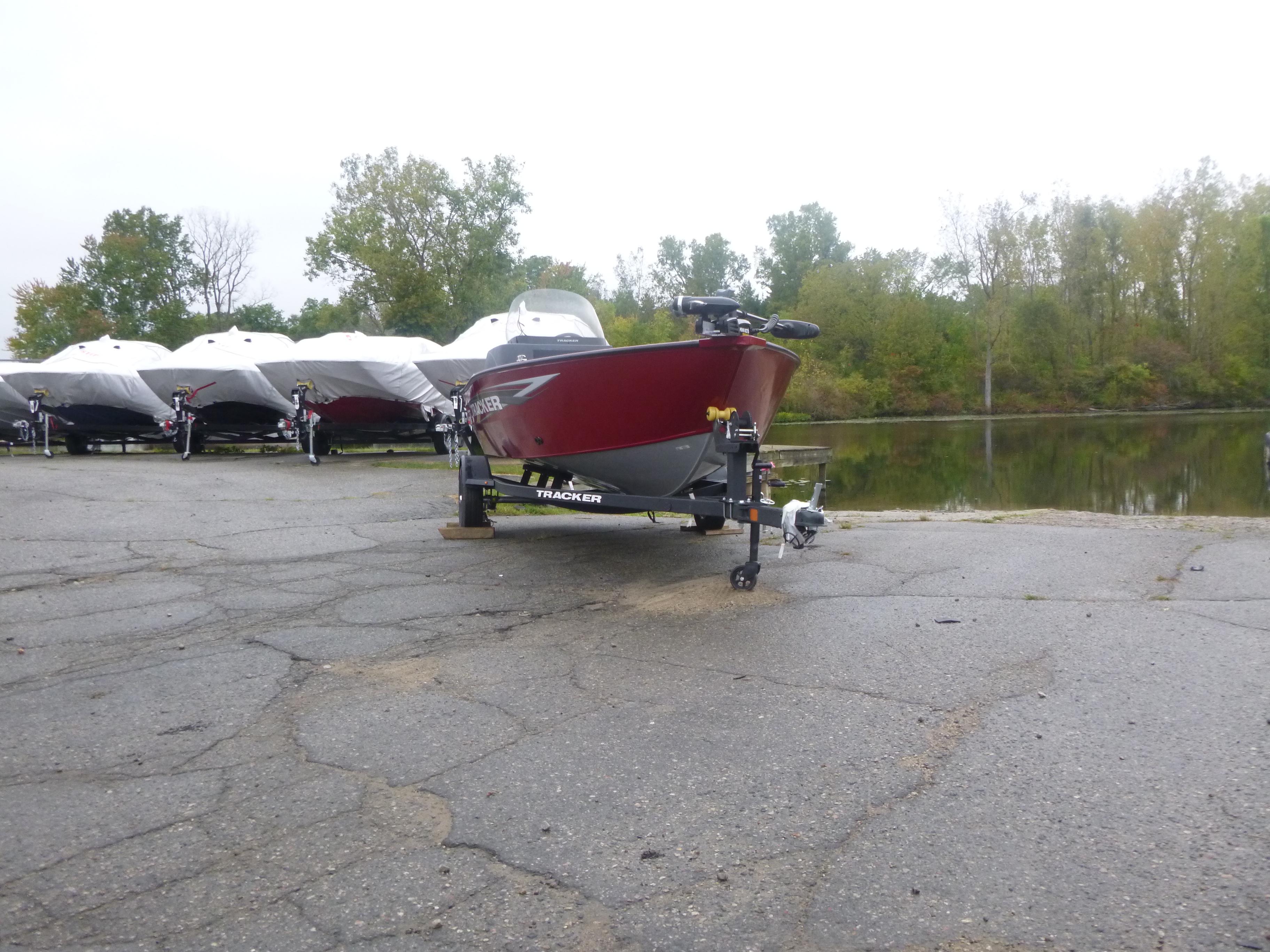 2025 Tracker Pro Guide V-16 SC Gallery