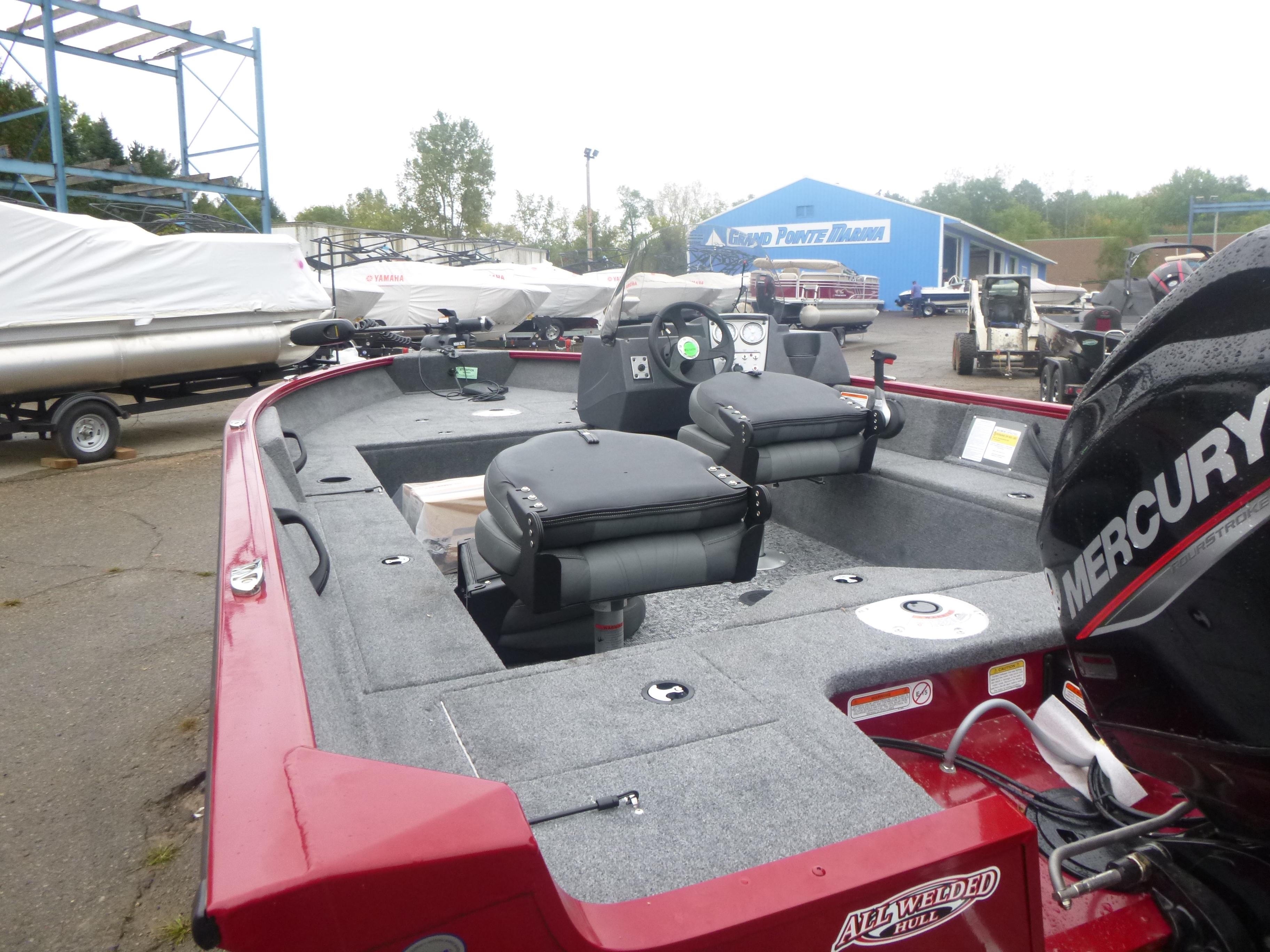 2025 Tracker Pro Guide V-16 SC Gallery