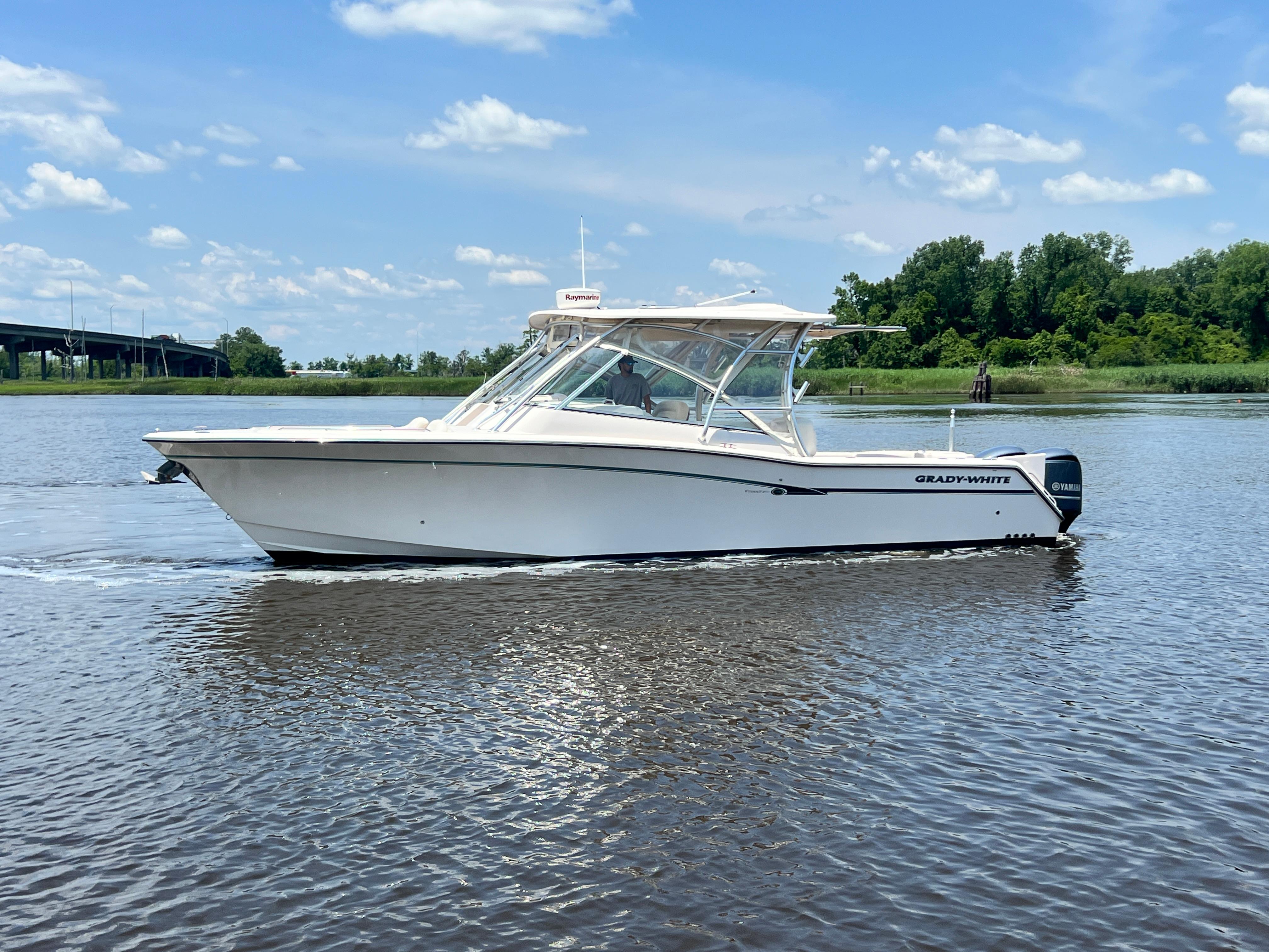 2013 Grady-White Freedom 335