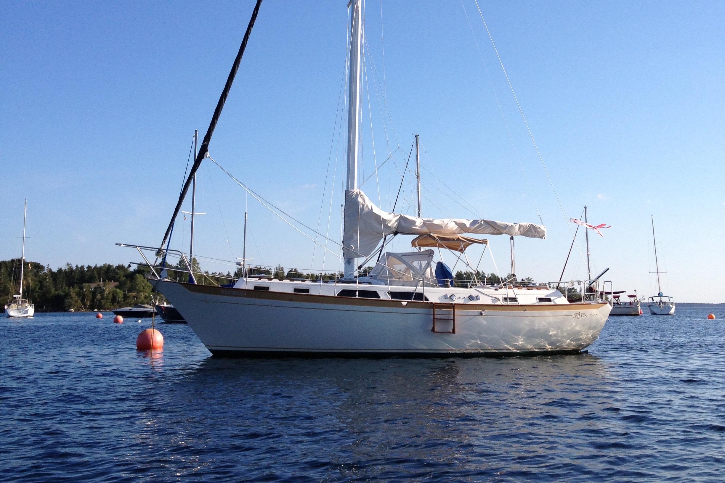1981 Islander Freeport Center Cockpit 36 – Sunnybrook Yachts