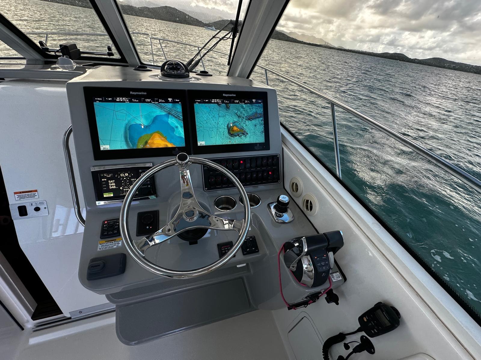 Boston Whaler-345 Conquest 2015-DEL MAR PR-9637355 | Thumbnail