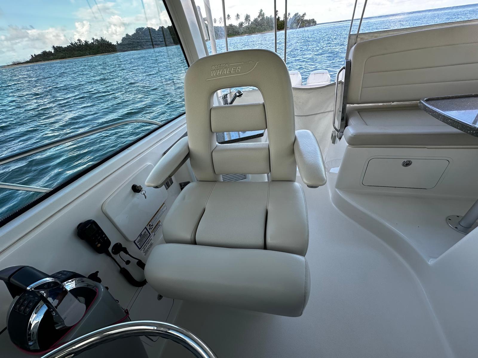 Boston Whaler-345 Conquest 2015-DEL MAR PR-9637355 | Thumbnail