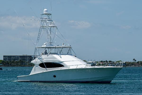 Photo of 2006 Hatteras 68'