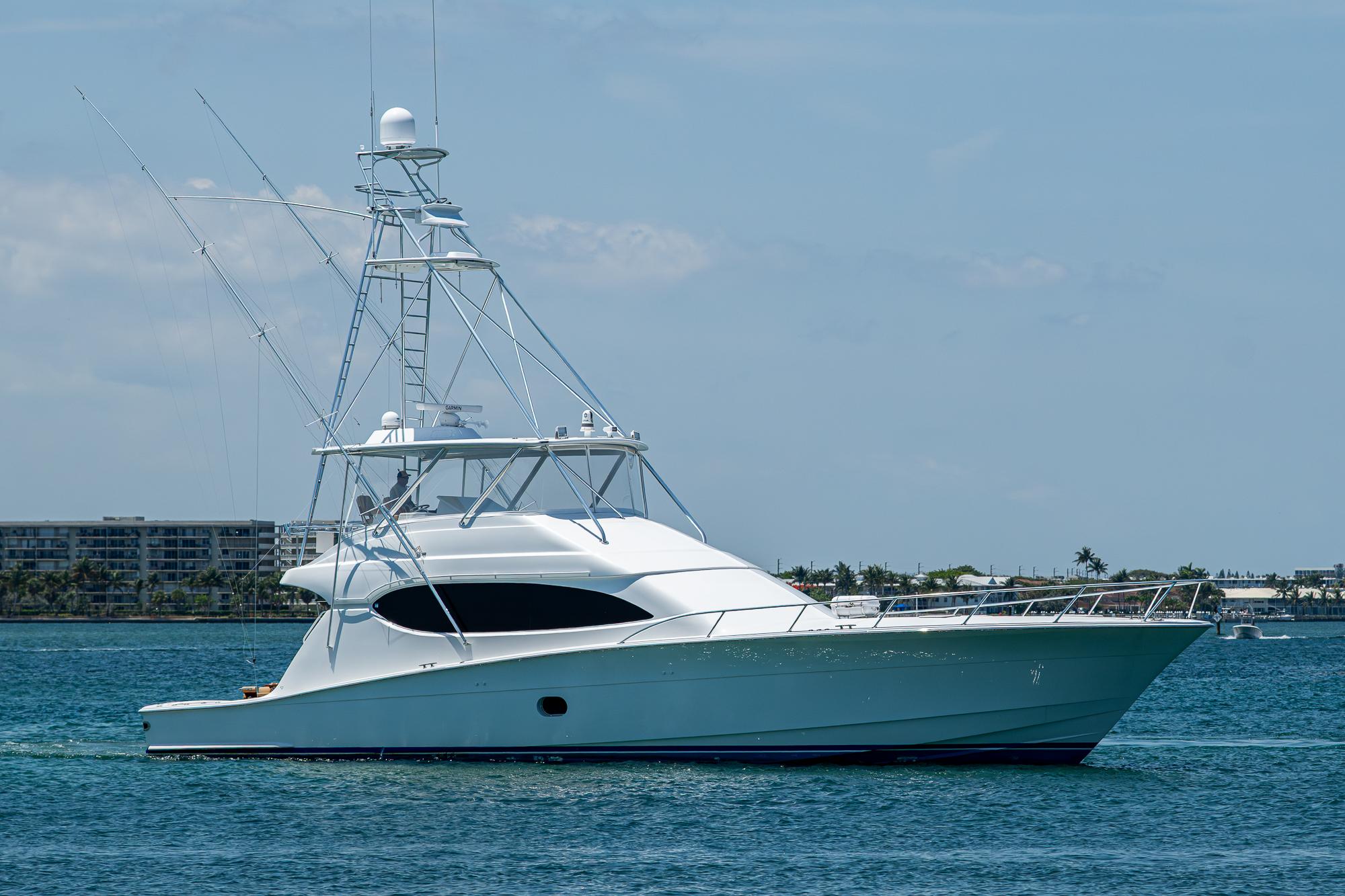 2006-hatteras-68-convertible-power-9457357-20250521124204423-1_XLARGE