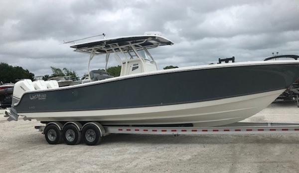2019 Mako boat for sale, model of the boat is 334 CC Family Edition & Image # 1 of 33