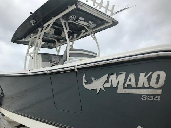 2019 Mako boat for sale, model of the boat is 334 CC Family Edition & Image # 3 of 33
