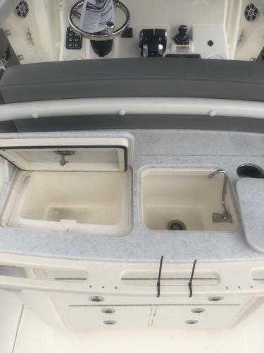 2019 Mako boat for sale, model of the boat is 334 CC Family Edition & Image # 15 of 33