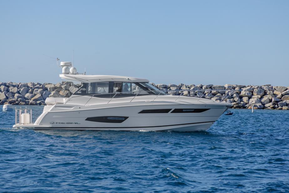 38′ Regal 2020 Yacht for Sale