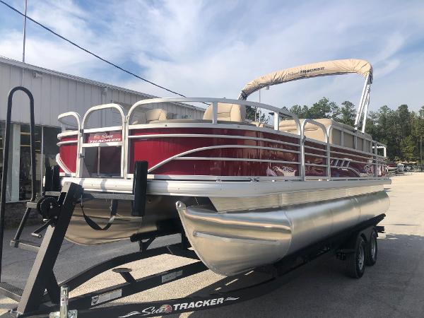 2021 Sun Tracker boat for sale, model of the boat is FISHIN' BARGE® 20 DLX & Image # 1 of 31