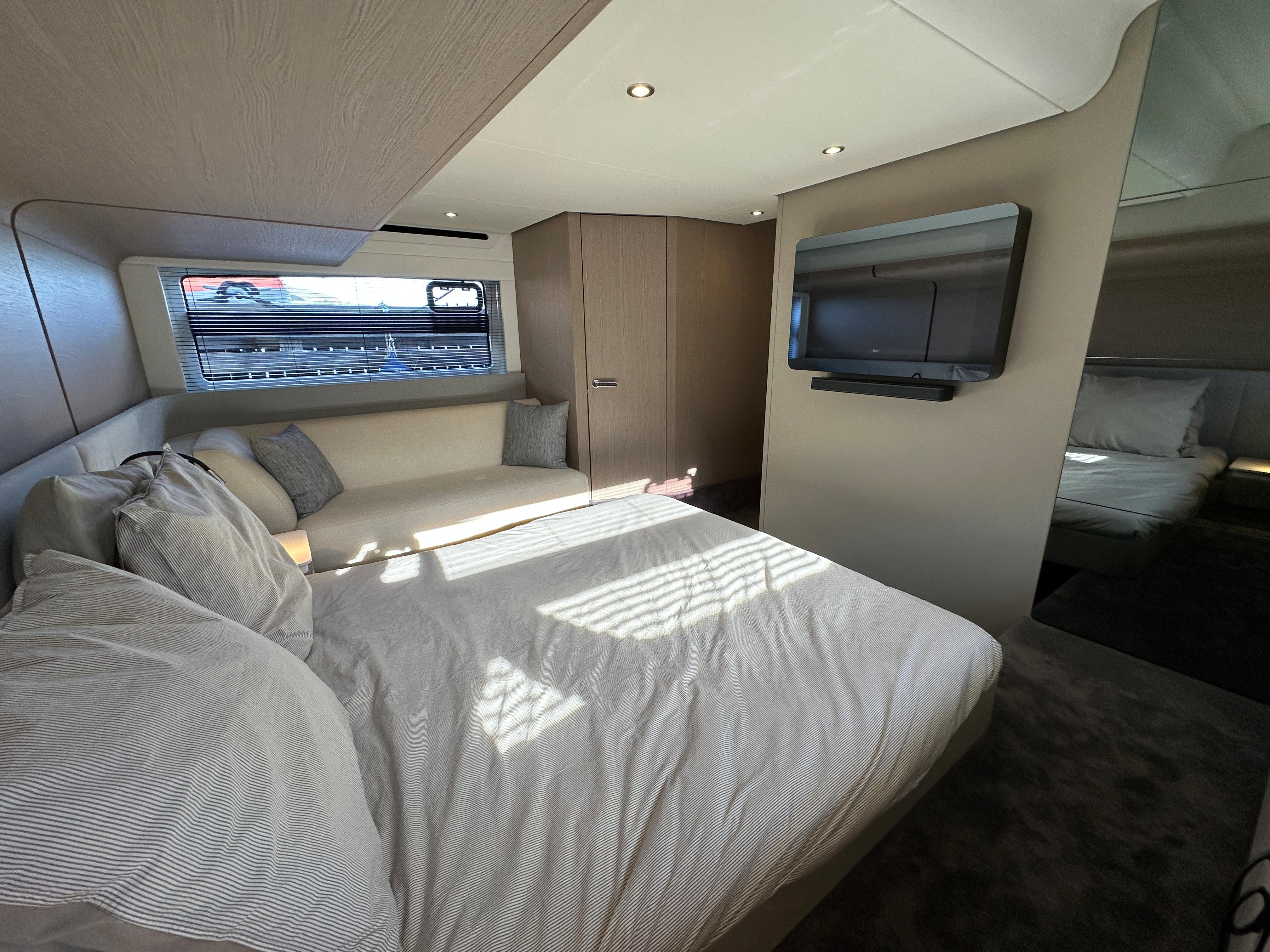 Azimut 53 Fly AZI