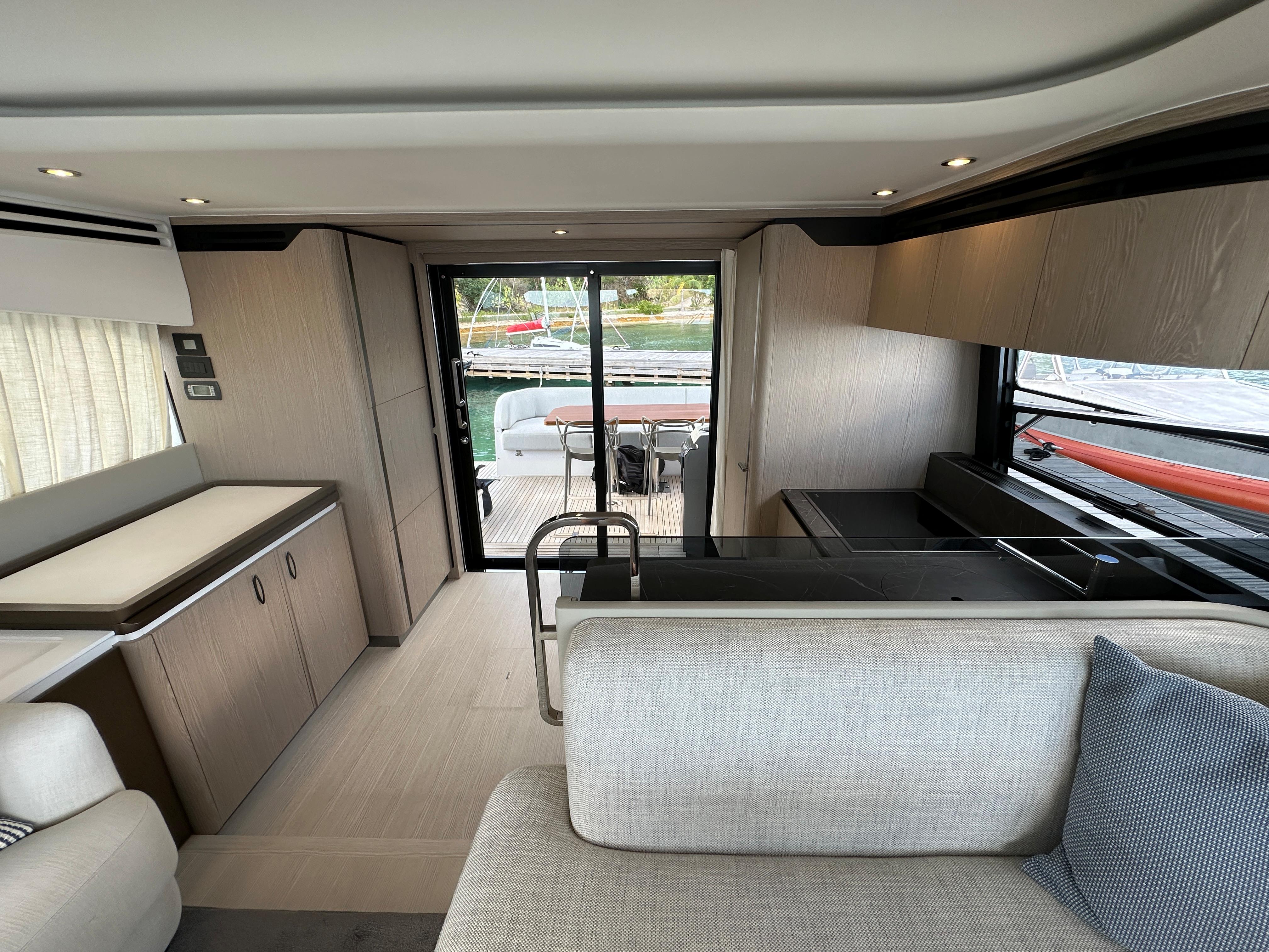 Azimut 53 Fly AZI