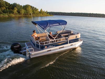 Sun Tracker Party Barge® 18 Dlx