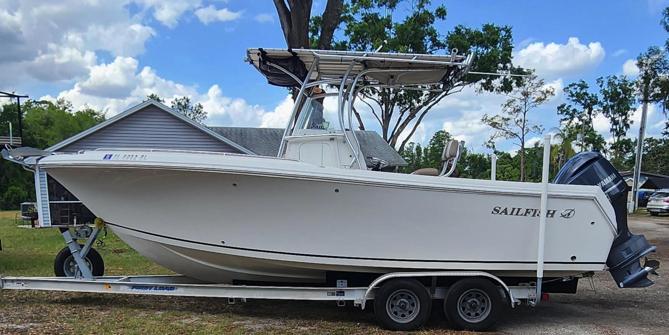 2013 Sailfish 240 CC