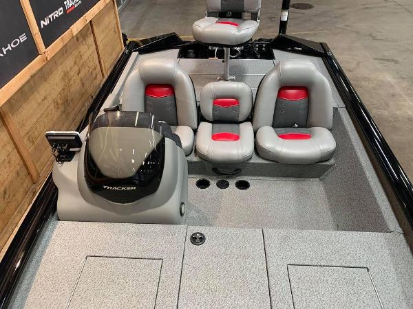2017 Tracker Boats boat for sale, model of the boat is Pro Team™ 175 TXW & Image # 13 of 15