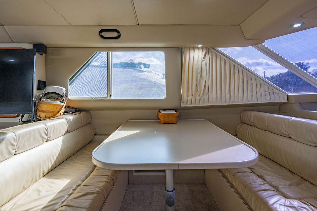 Sea Ray 55 Knottin Matters - Dinette