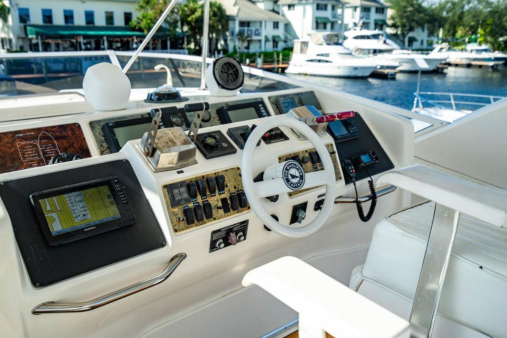 Sea Ray 55 Knottin Matters - Helm