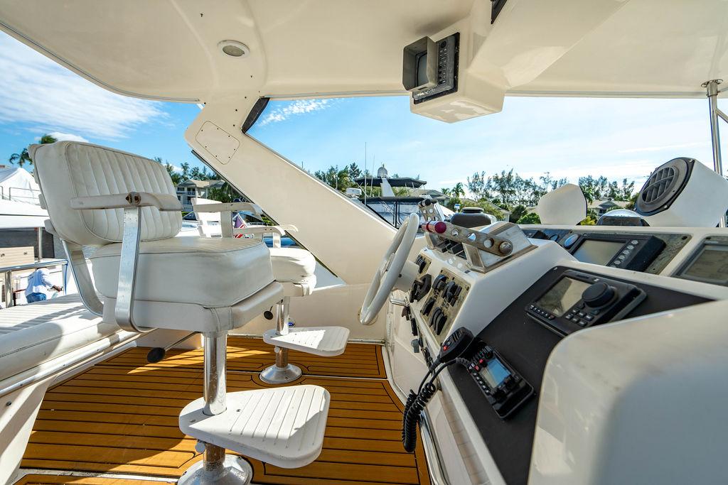 Sea Ray 55 Knottin Matters - Helm seating