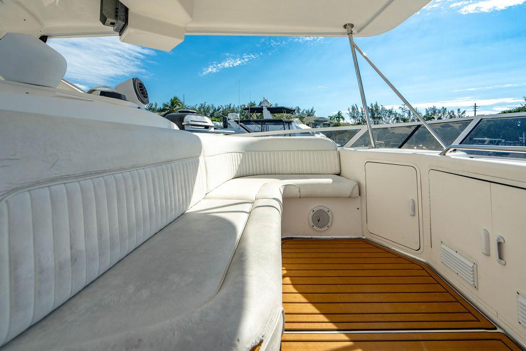 Sea Ray 55 Knottin Matters - Flybridge seating