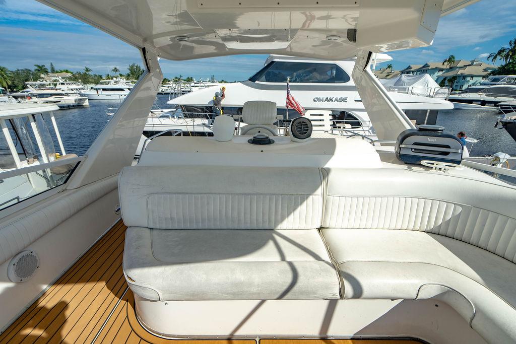 Sea Ray 55 Knottin Matters - Flybridge seating