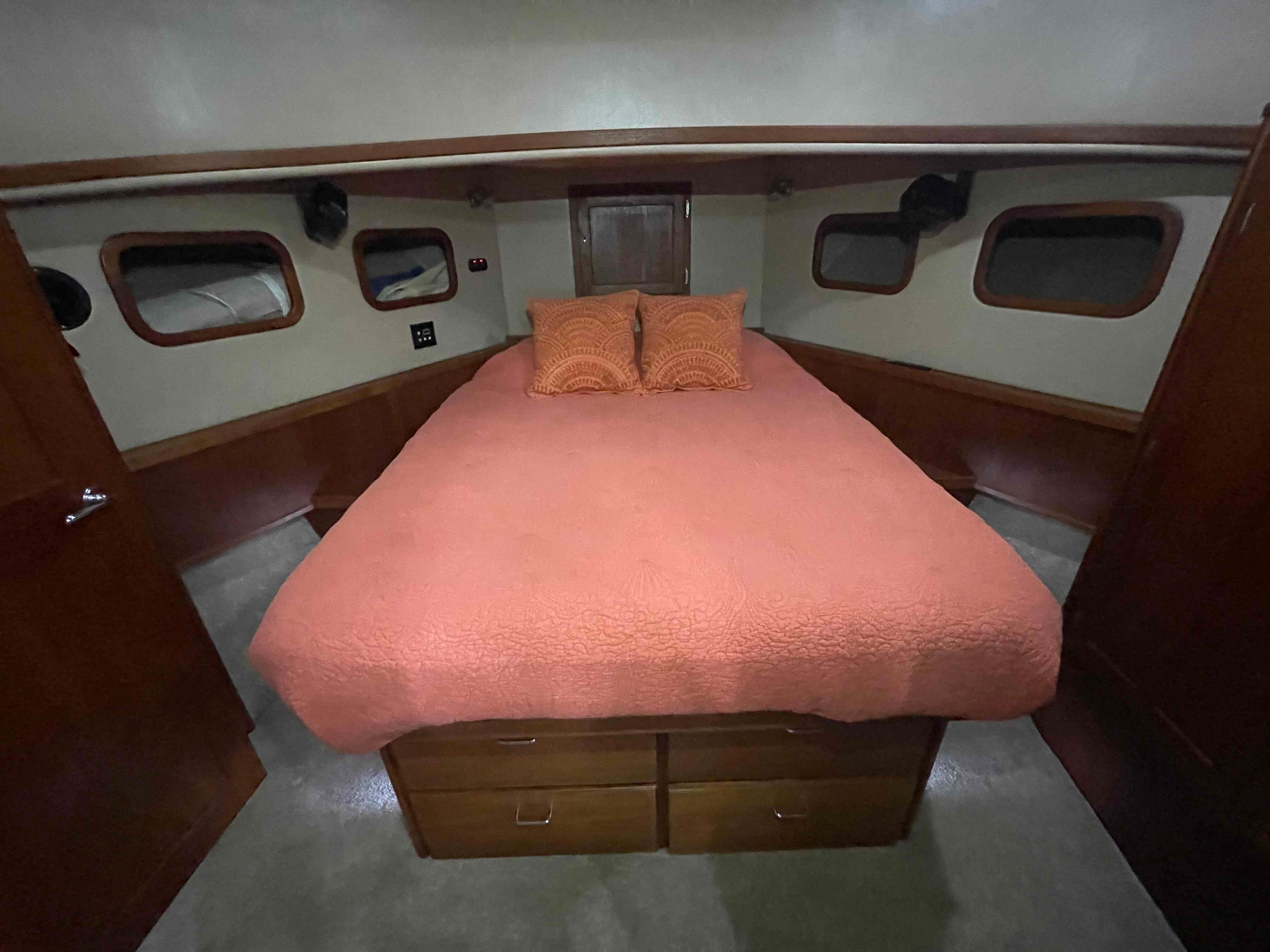 Blue Moon Yacht Photos Pics 