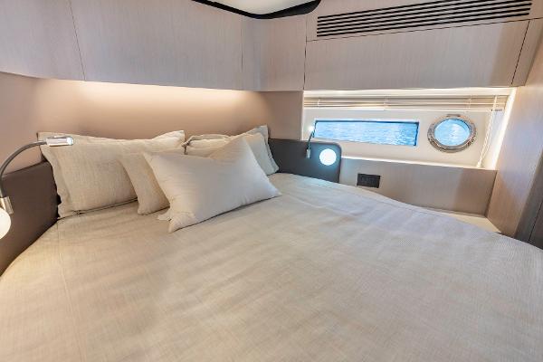 55' Azimut, Listing Number 100917419, - Photo No. 24