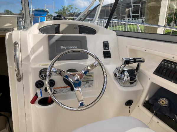 25' Boston Whaler, Listing Number 100873862, Image No. 4