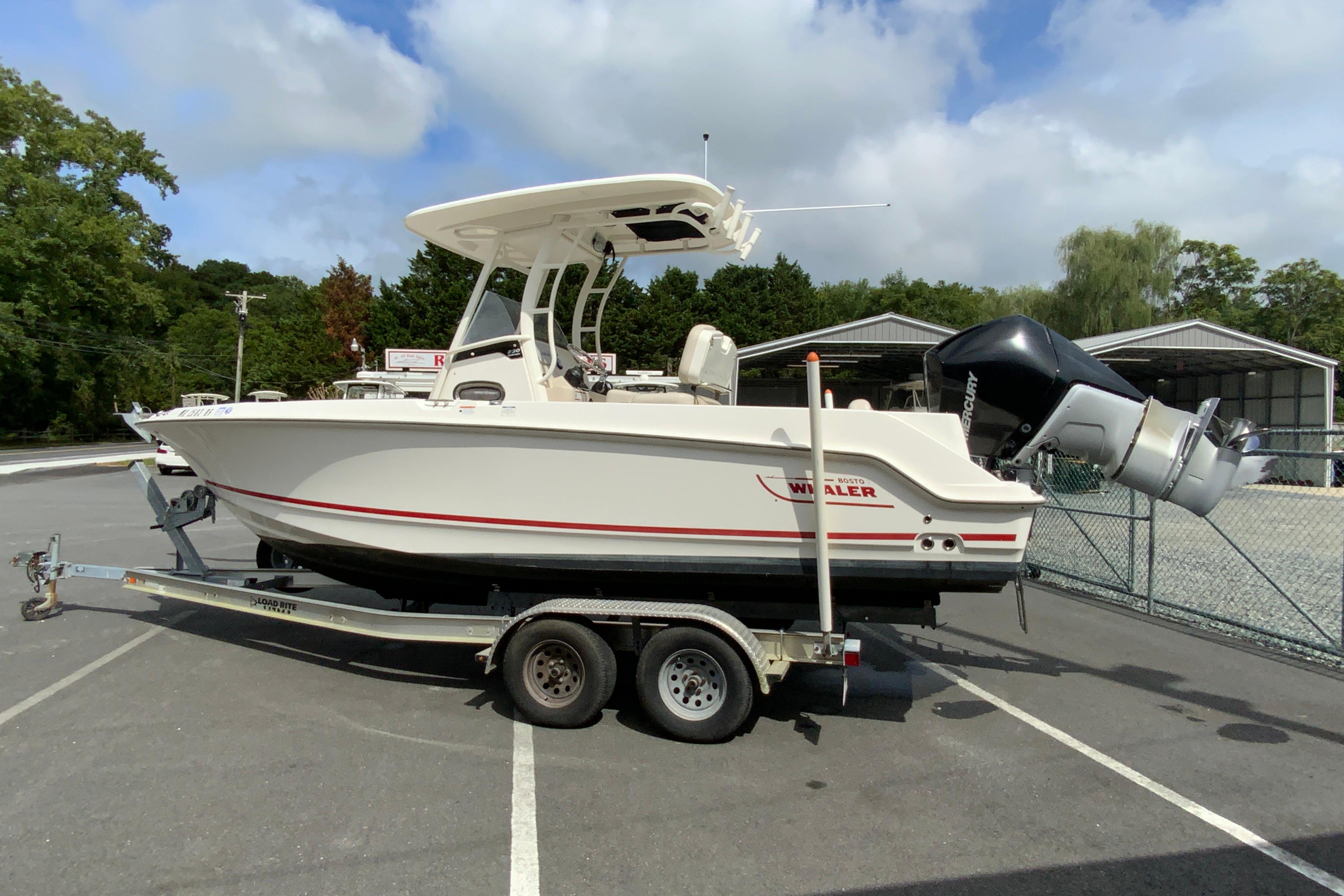 2019 Boston whaler 230 Outrage-7