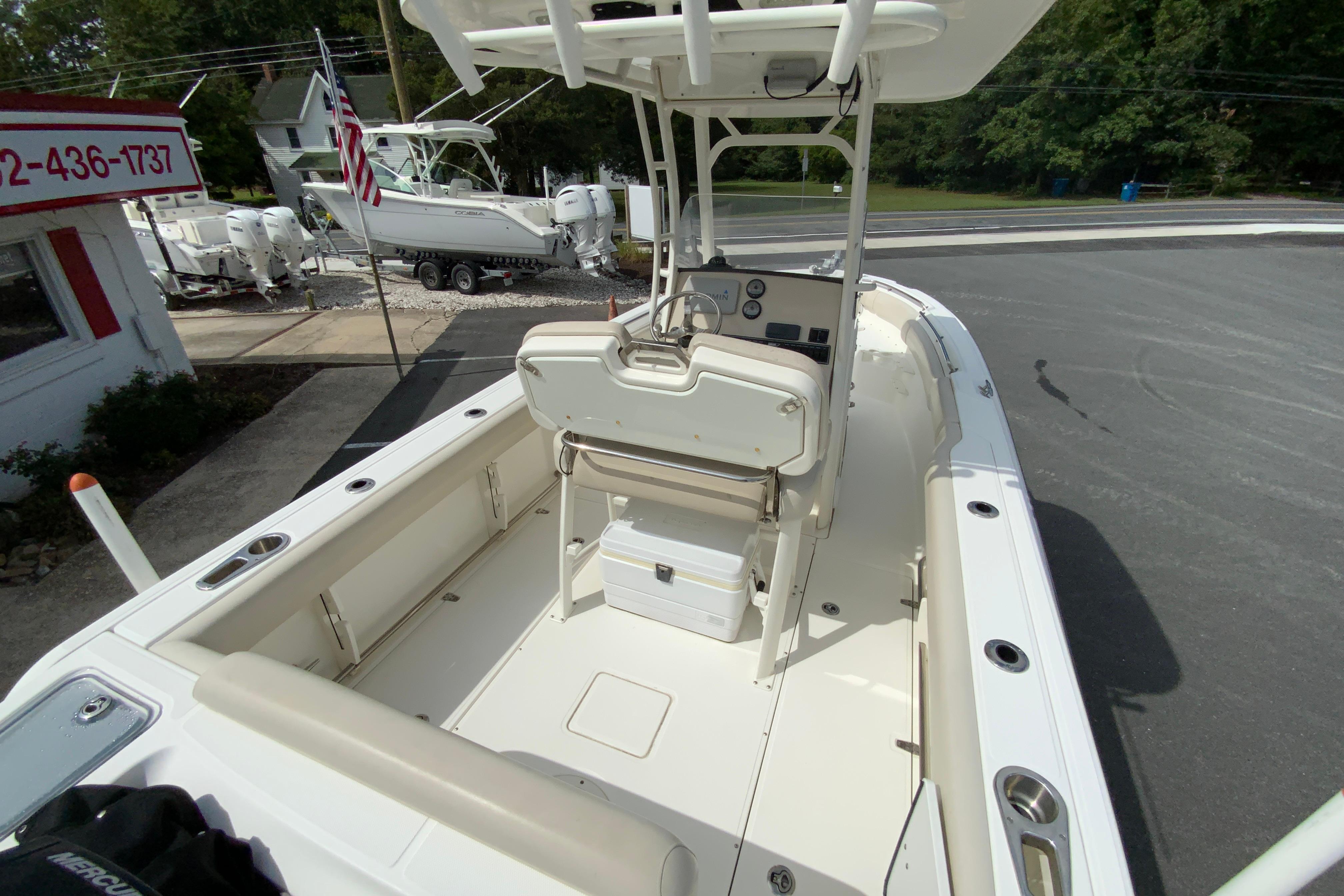 2019 Boston whaler 230 Outrage-10