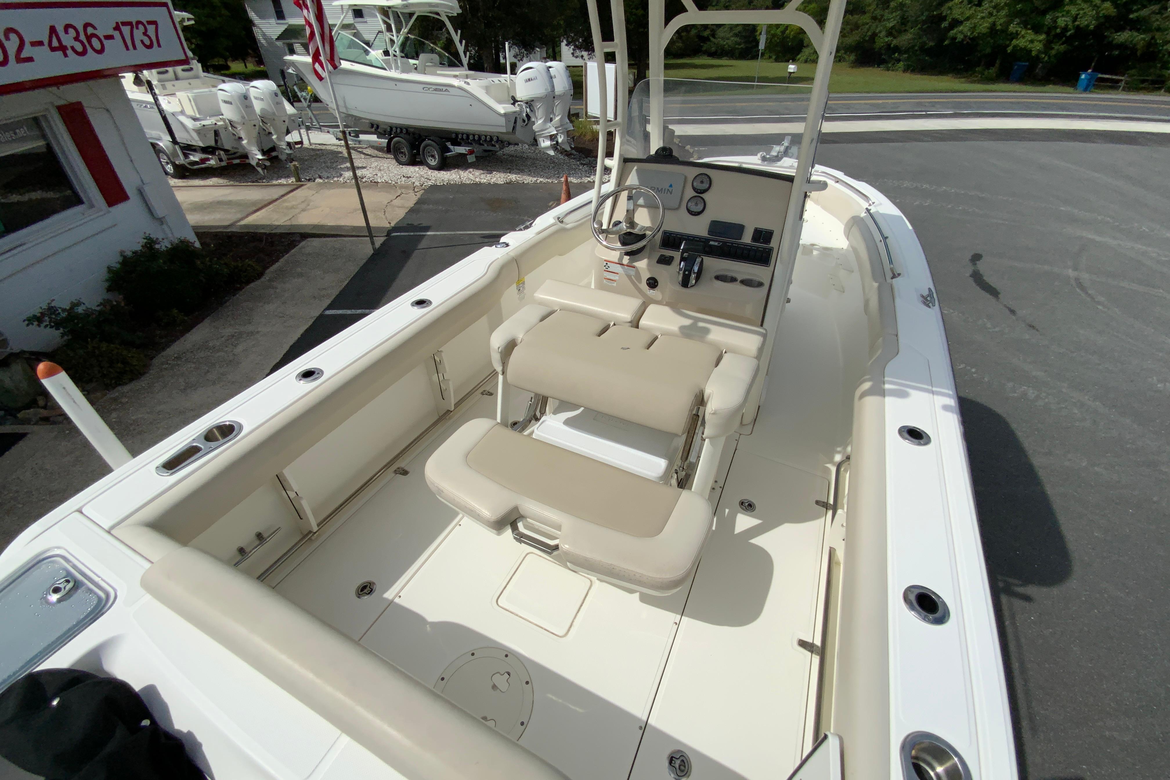 2019 Boston whaler 230 Outrage-11