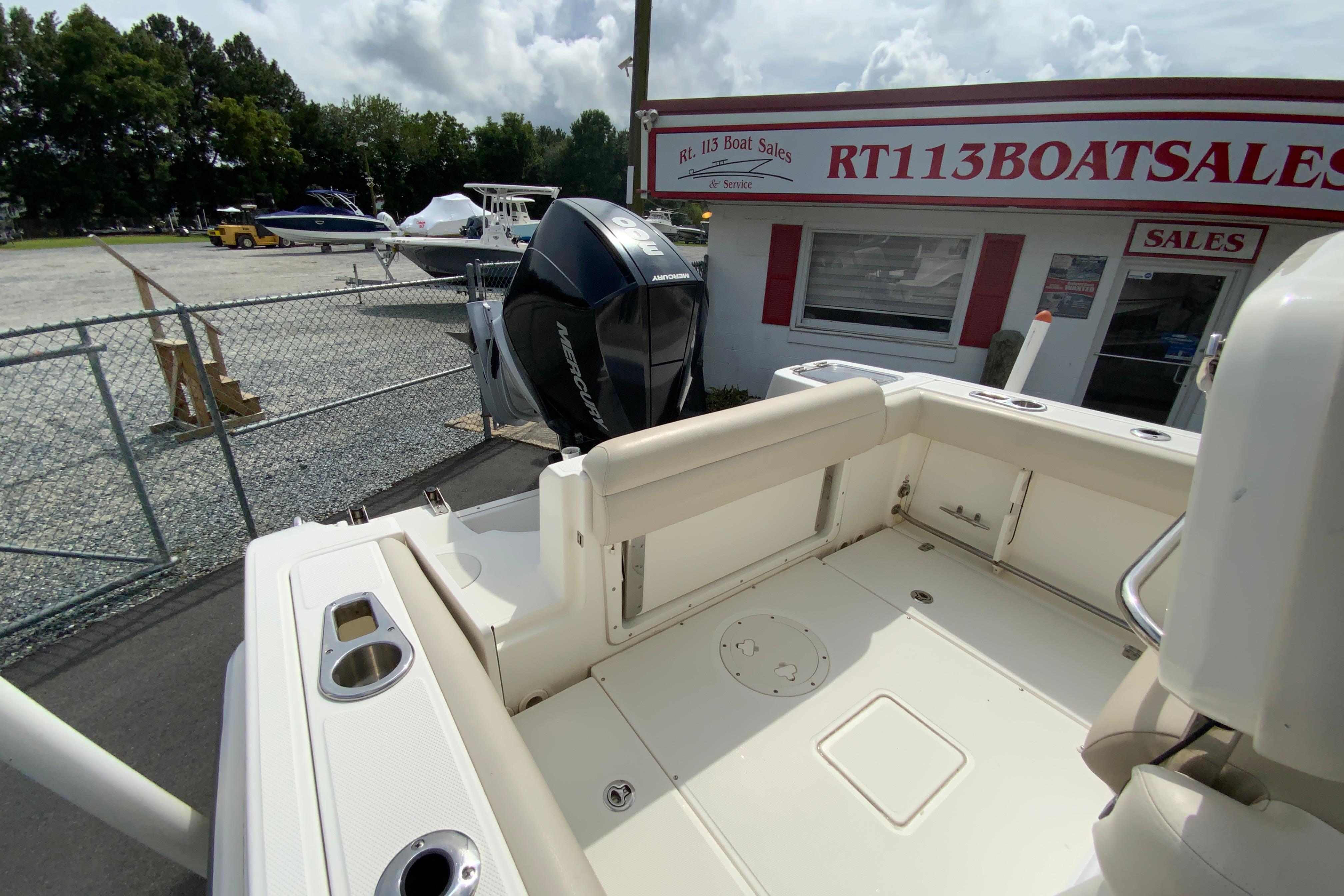 2019 Boston whaler 230 Outrage-12
