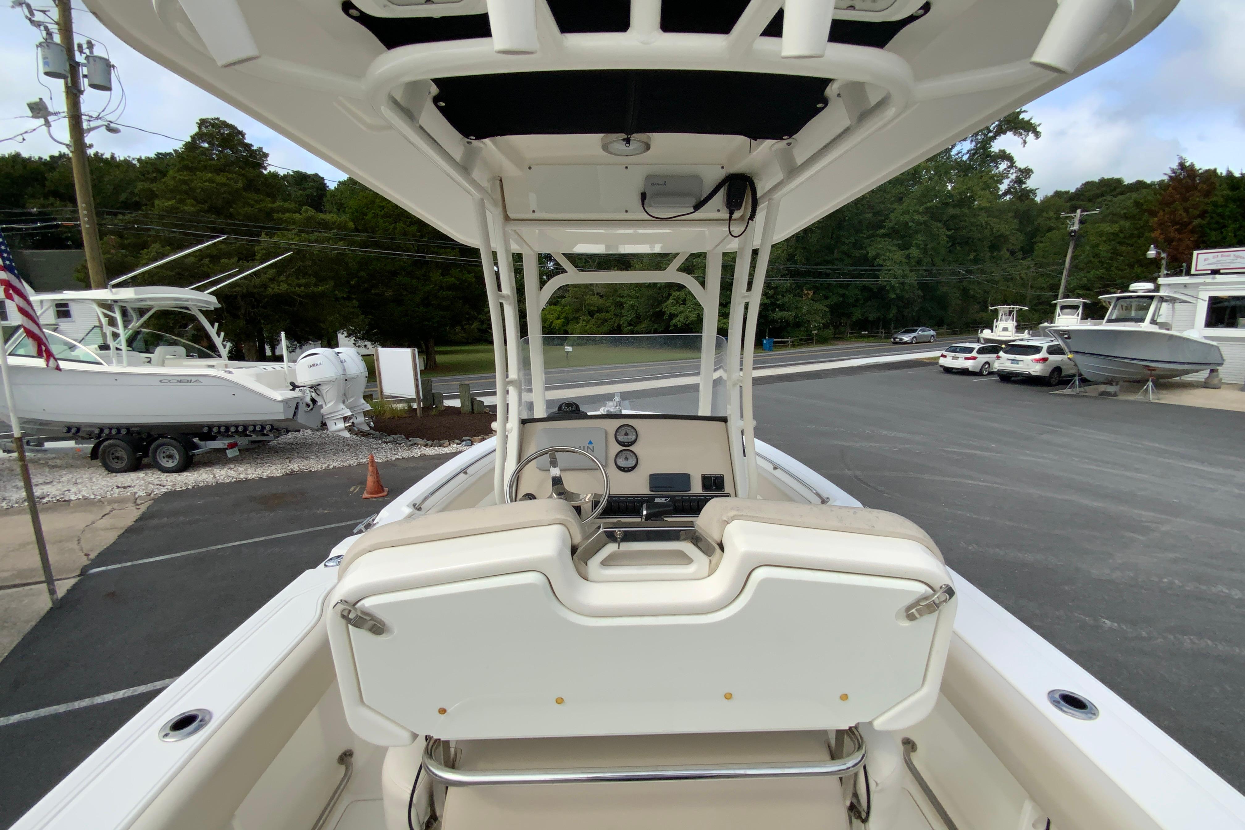 2019 Boston whaler 230 Outrage-21