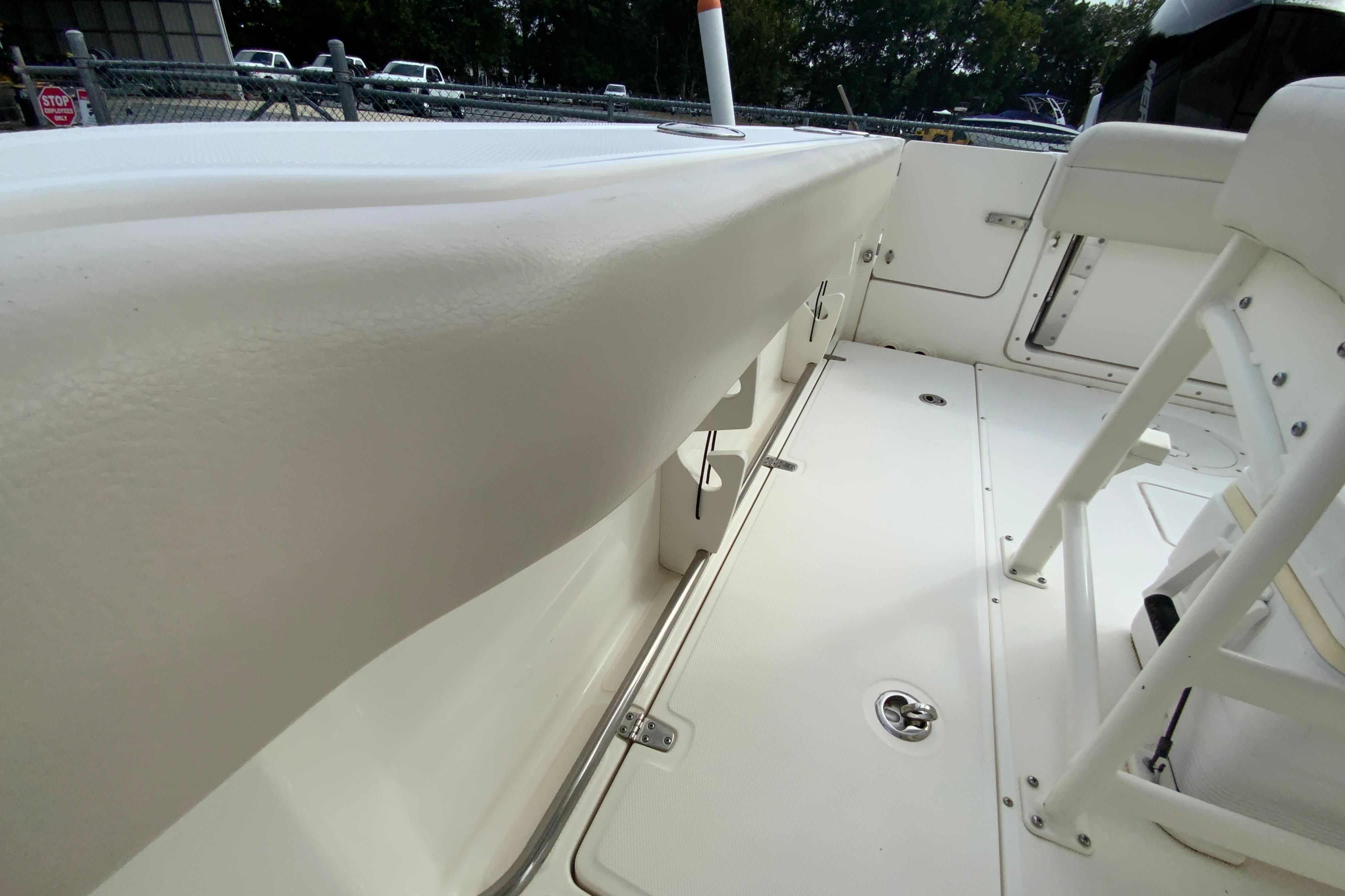 2019 Boston whaler 230 Outrage-26