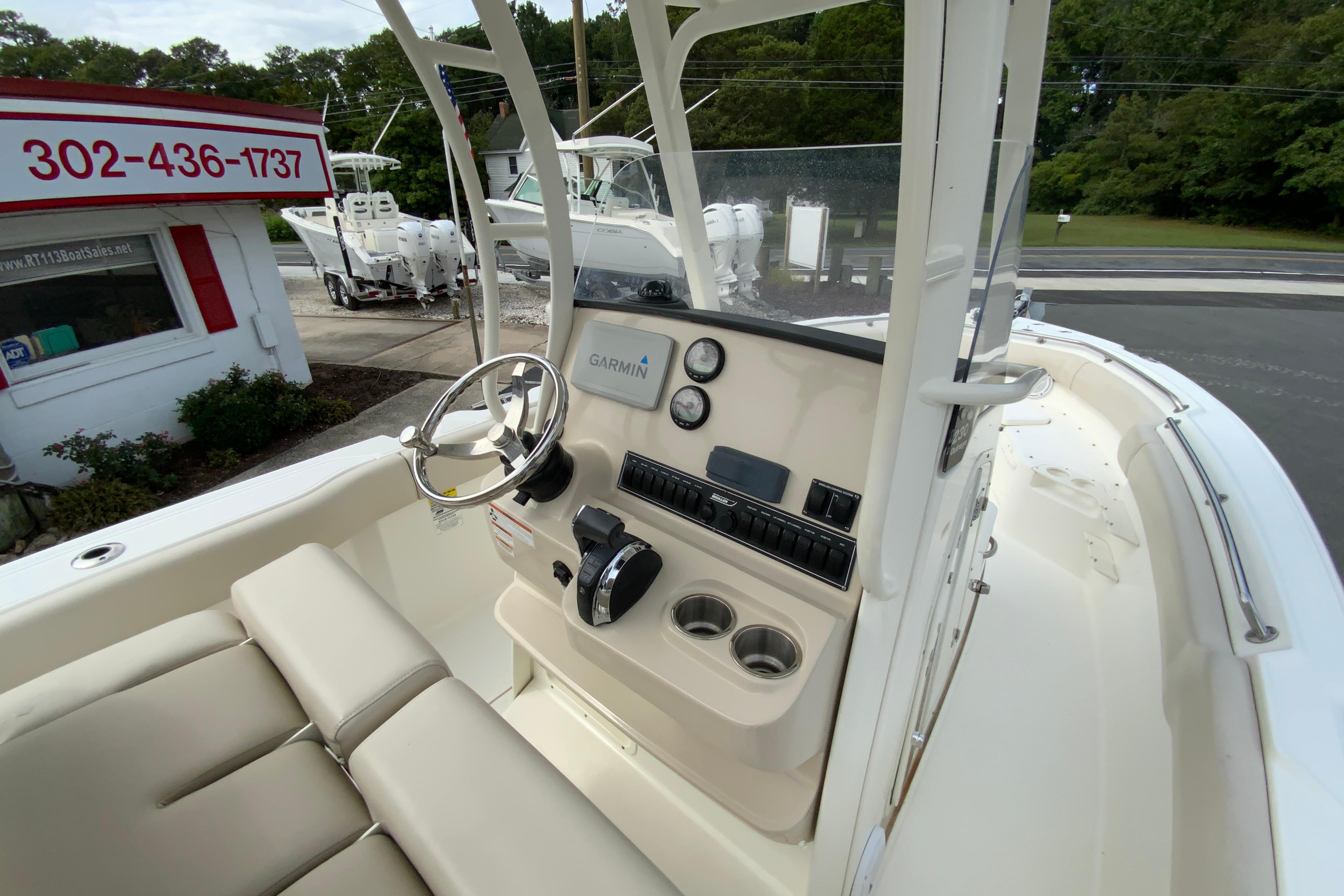 2019 Boston whaler 230 Outrage-24