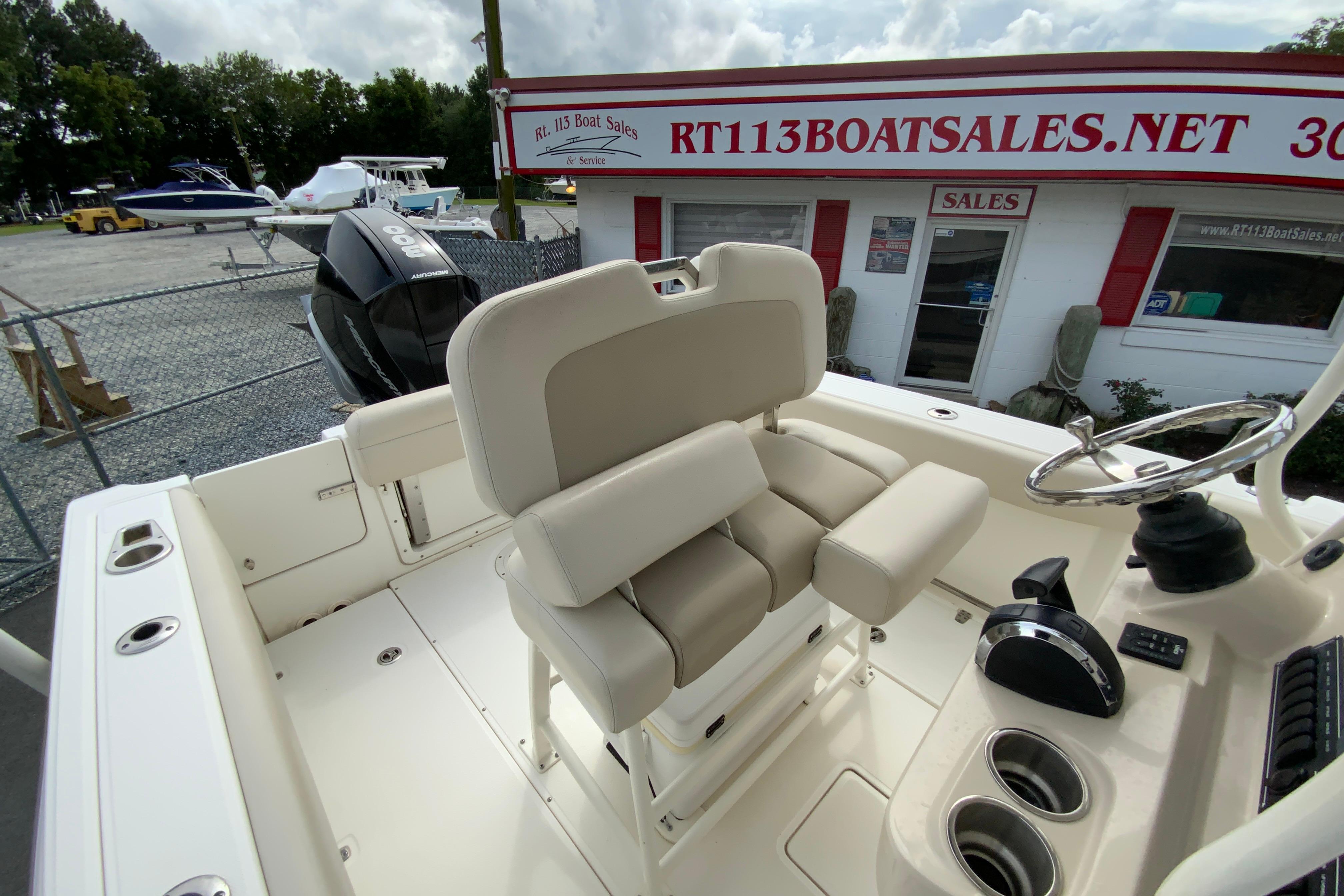 2019 Boston whaler 230 Outrage-31