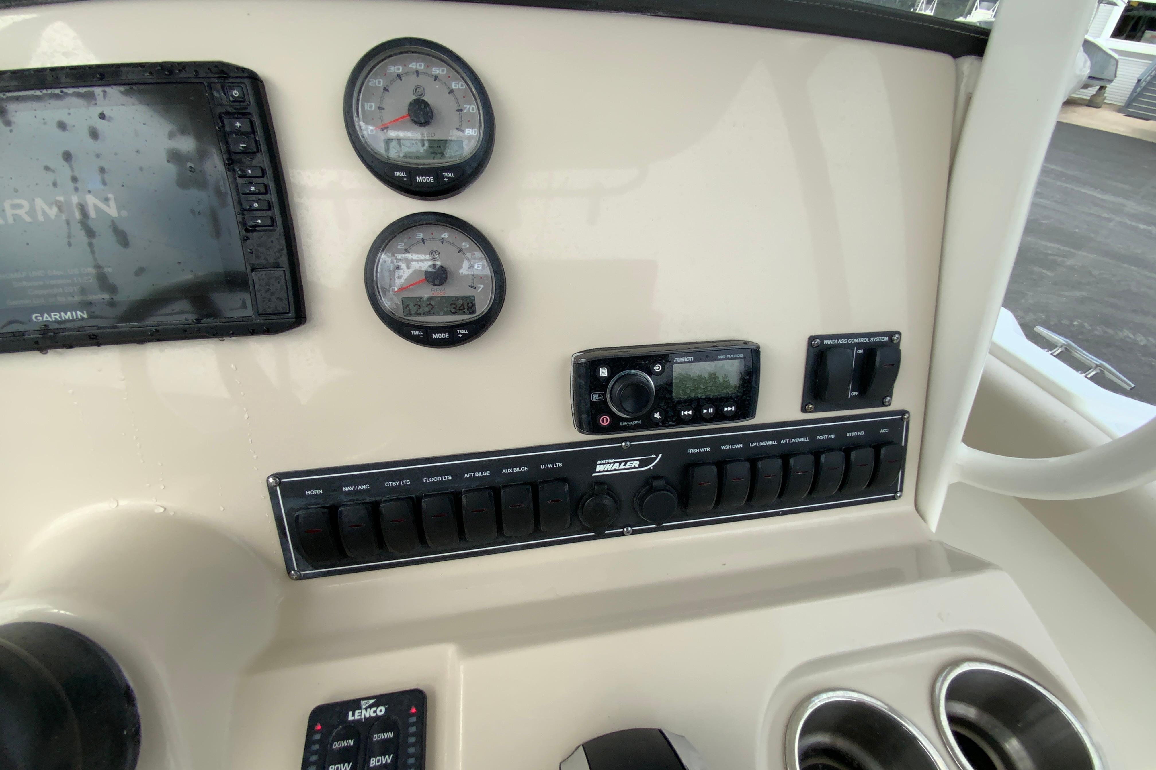 2019 Boston whaler 230 Outrage-34