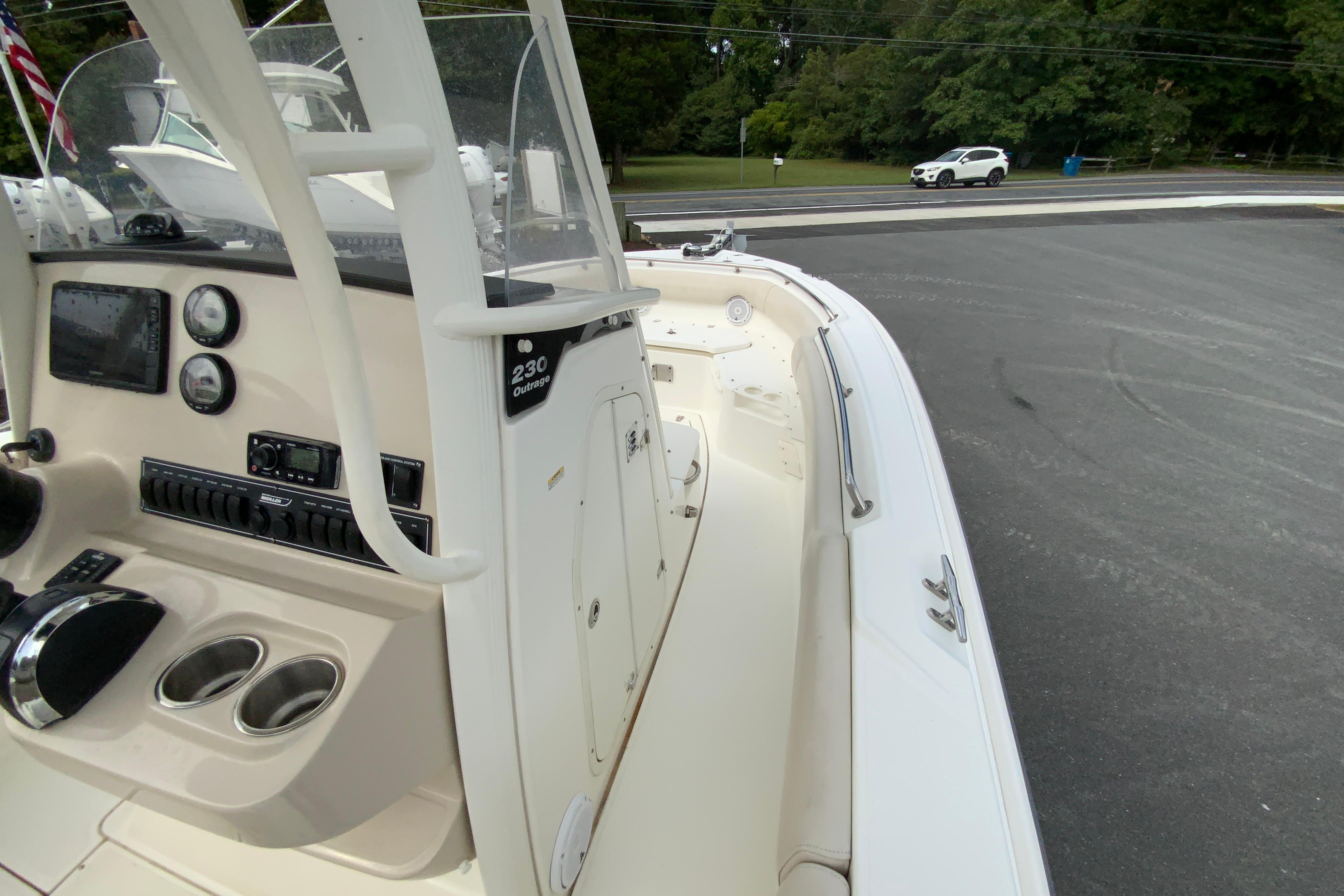 2019 Boston whaler 230 Outrage-37