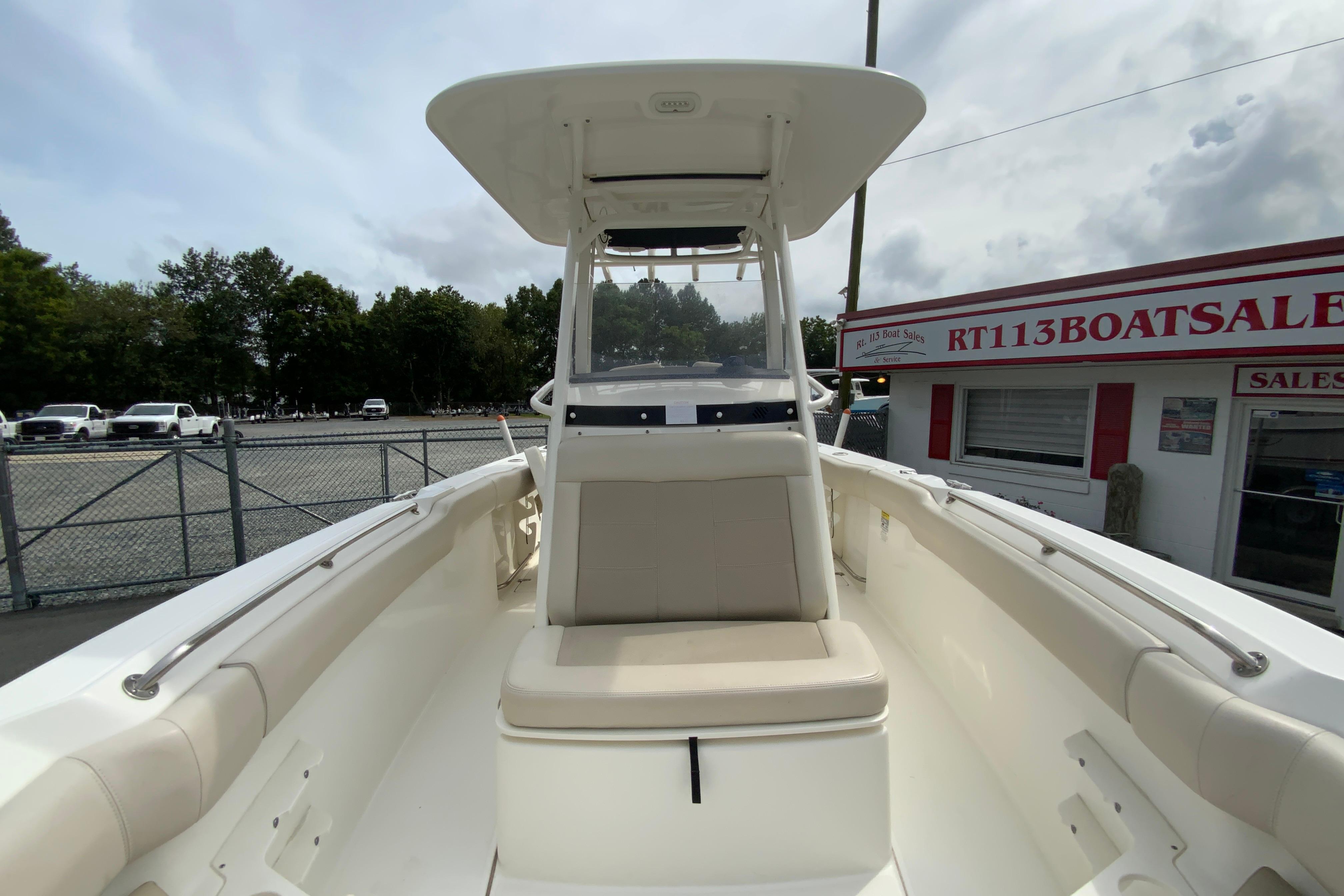 2019 Boston whaler 230 Outrage-49