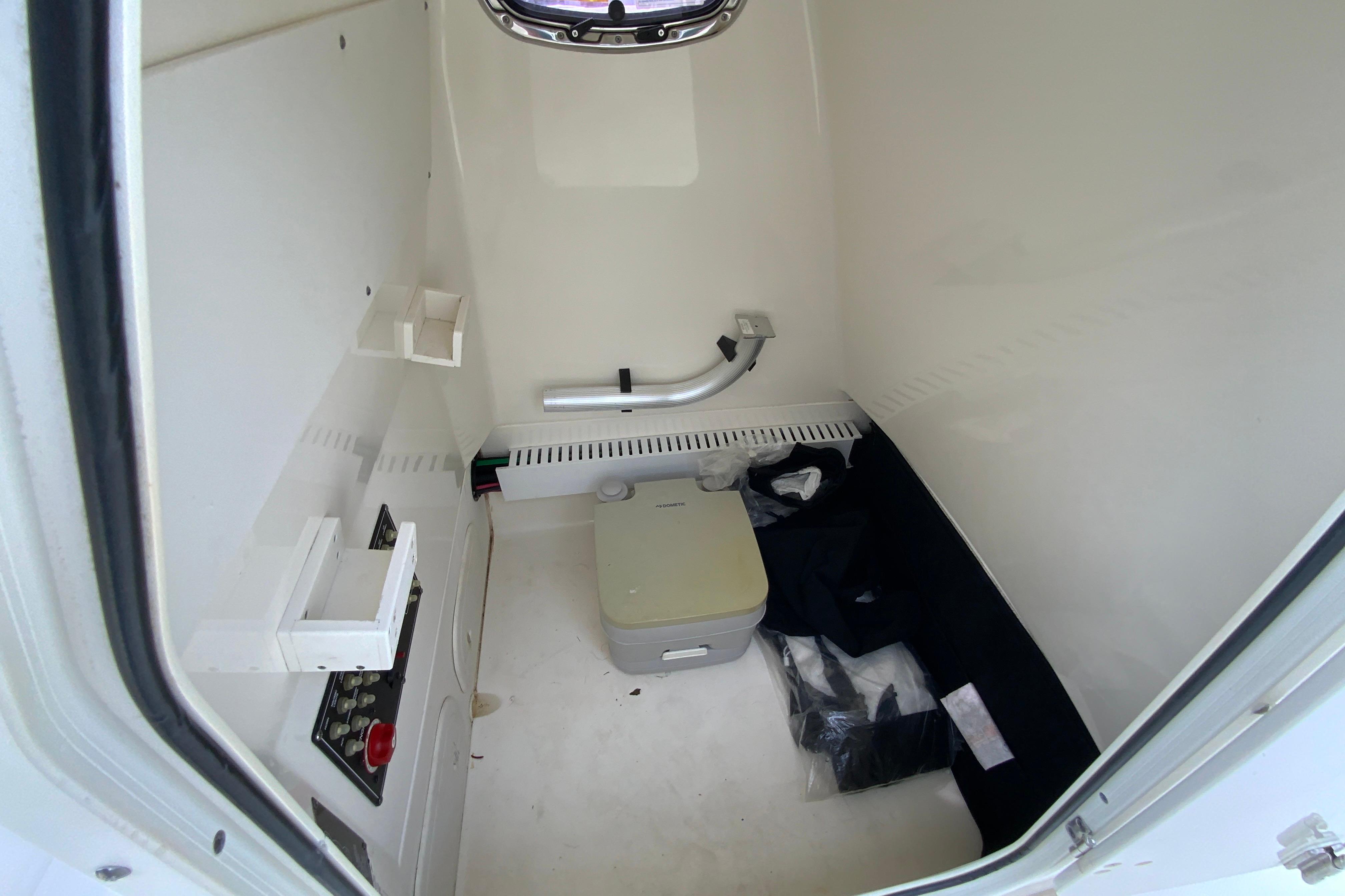 2019 Boston whaler 230 Outrage-53