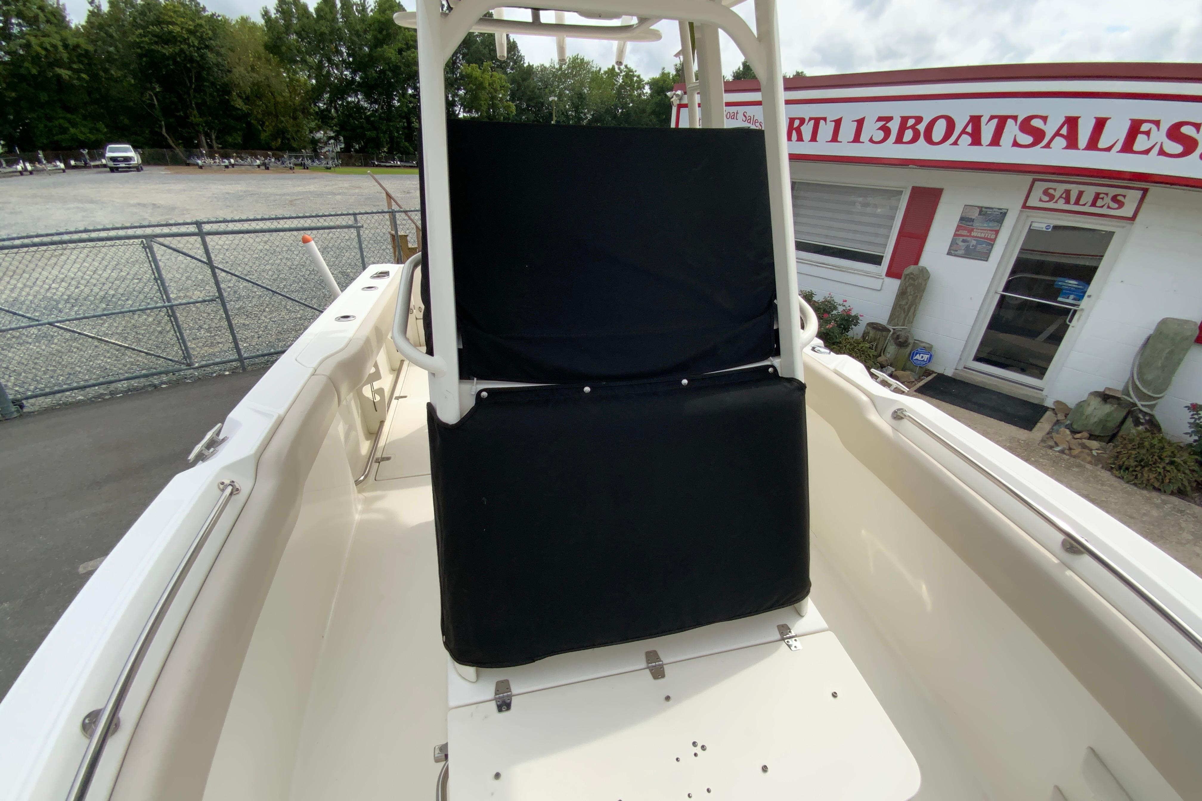 2019 Boston whaler 230 Outrage-57