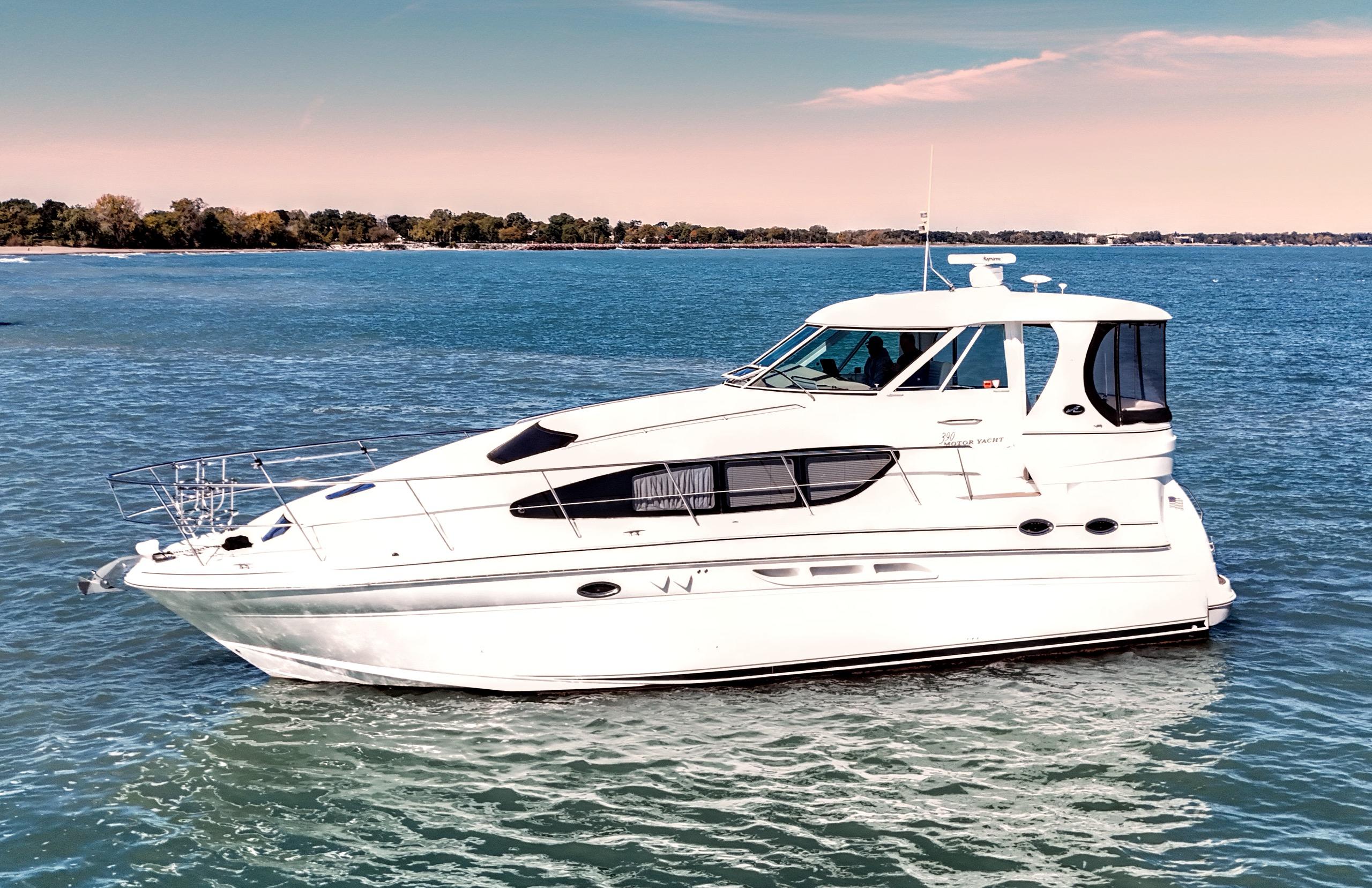 Sea Ray-390 Motor Yacht 2004-SOL VERDE MI-US-2004 Sea Ray 390 Motor Yacht cruising on a serene blue lake.-9747400