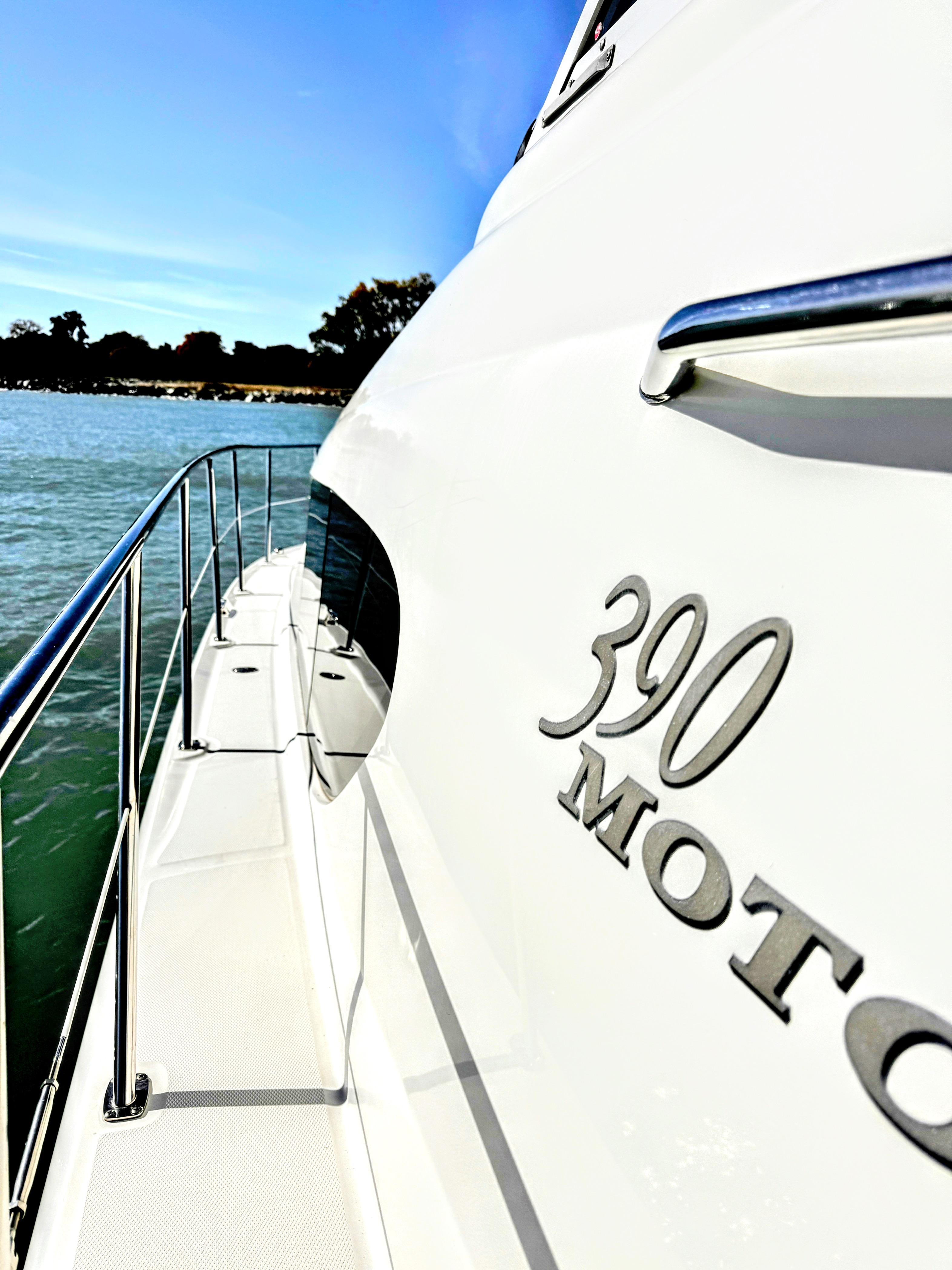 2004-sea-ray-390-motor-yacht-power-9747400-976200776-0-040420251013-7