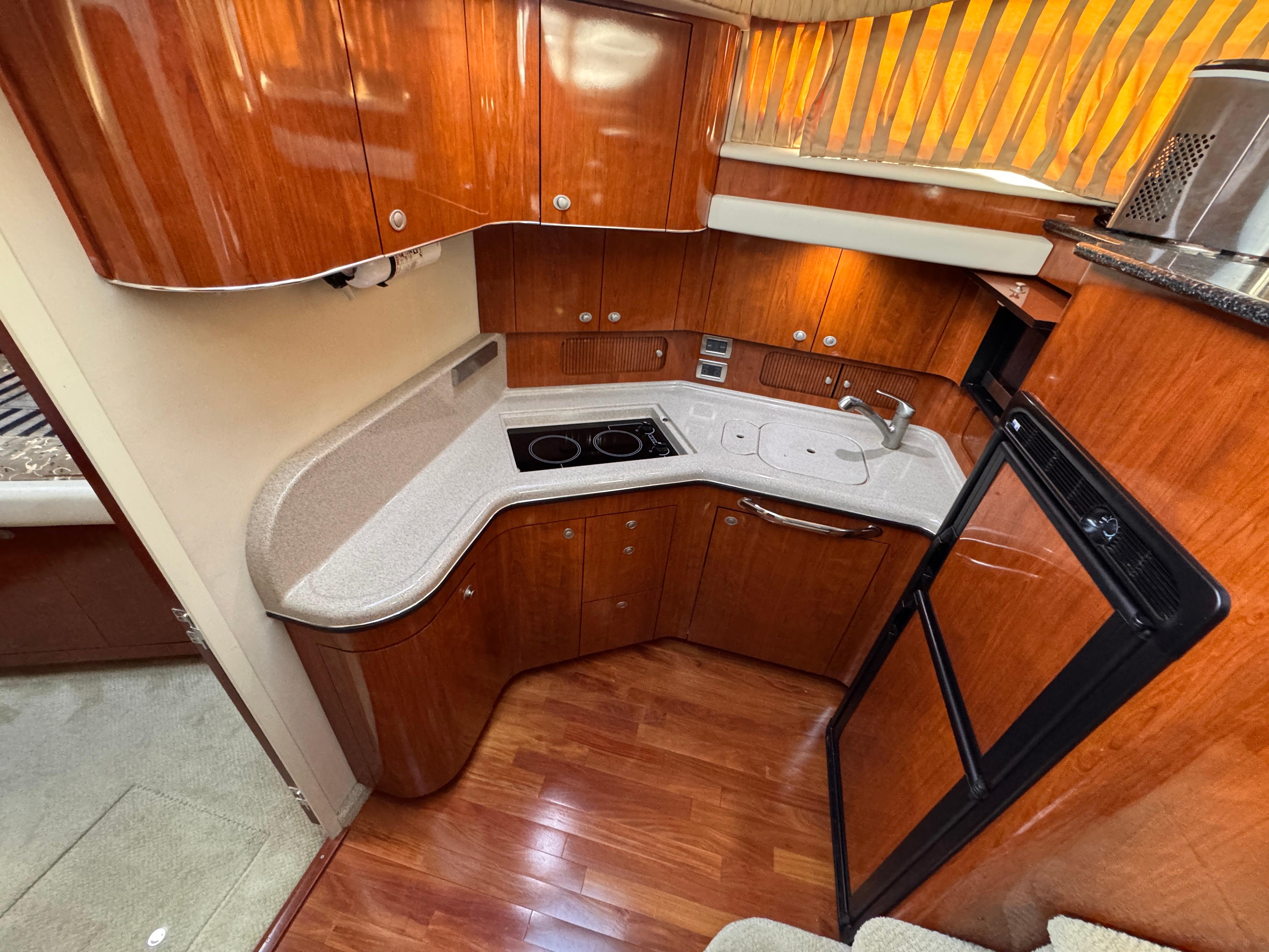 2004-sea-ray-390-motor-yacht-power-9747400-976200795-0-040420251015-26
