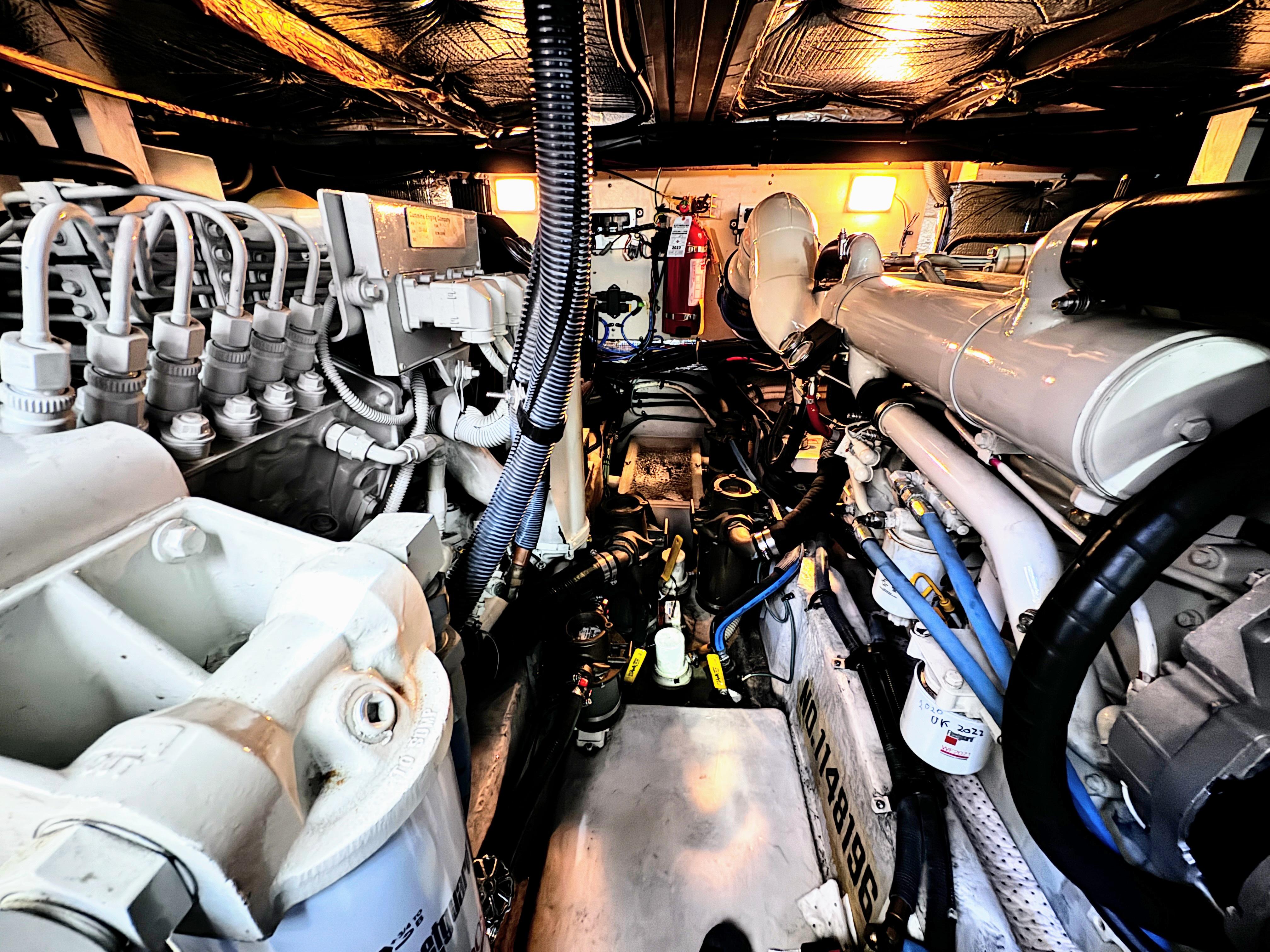 2004-sea-ray-390-motor-yacht-power-9747400-976206425-0-040420251220-49