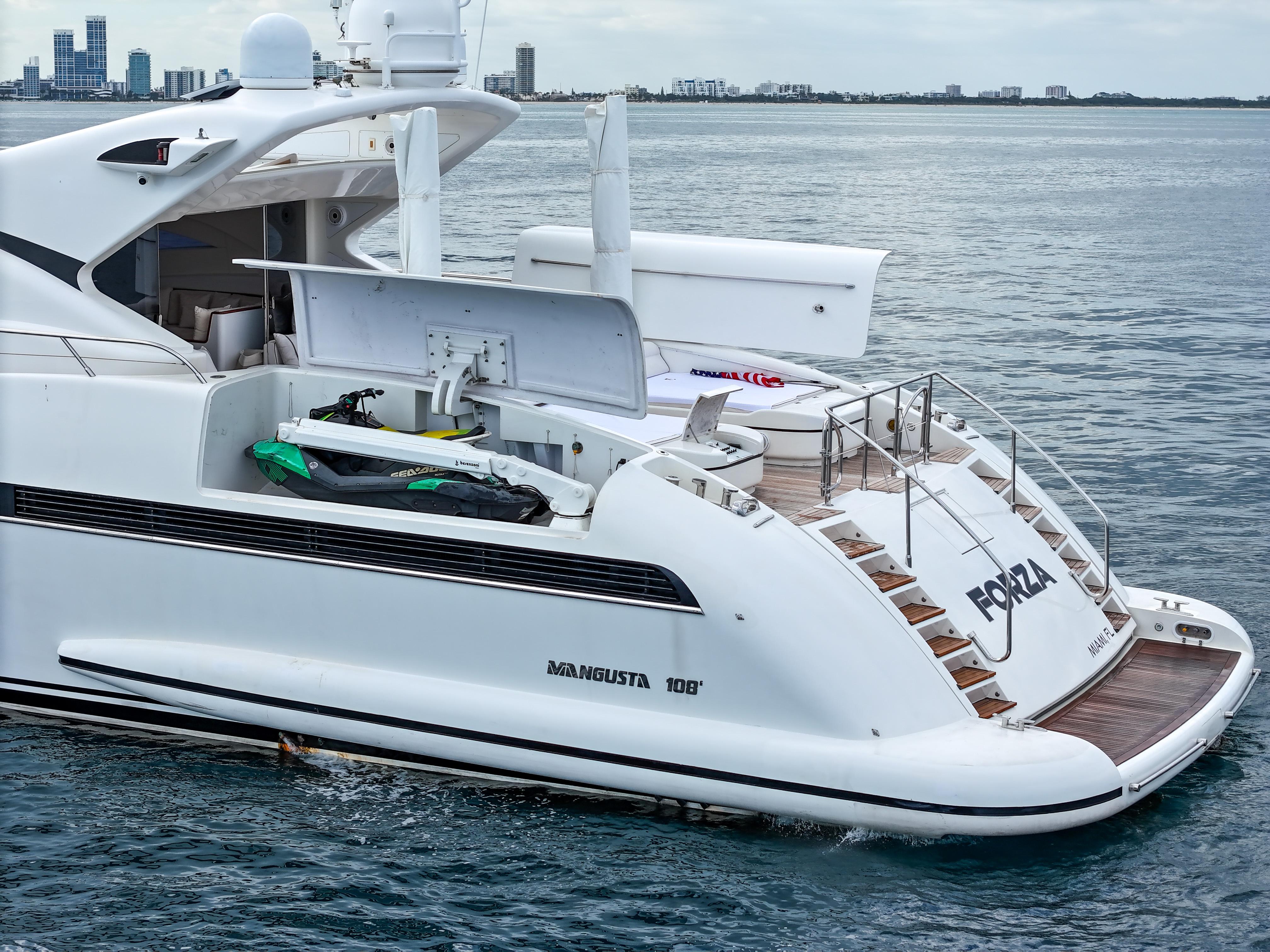 Mangusta-108 2002 -FL-US-9692756 | Thumbnail
