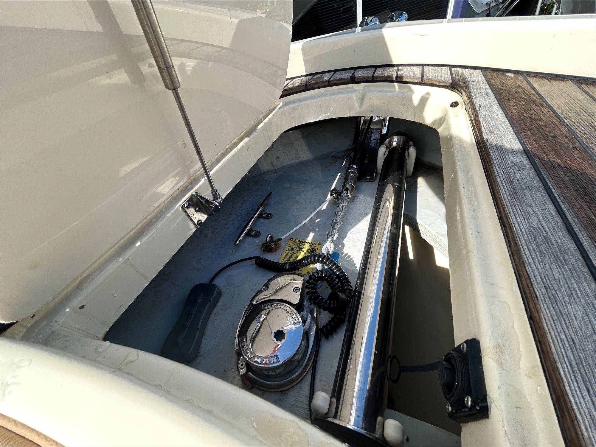 2021-chris-craft-catalina-30-power-9697401-977967107-0-080520250929-21