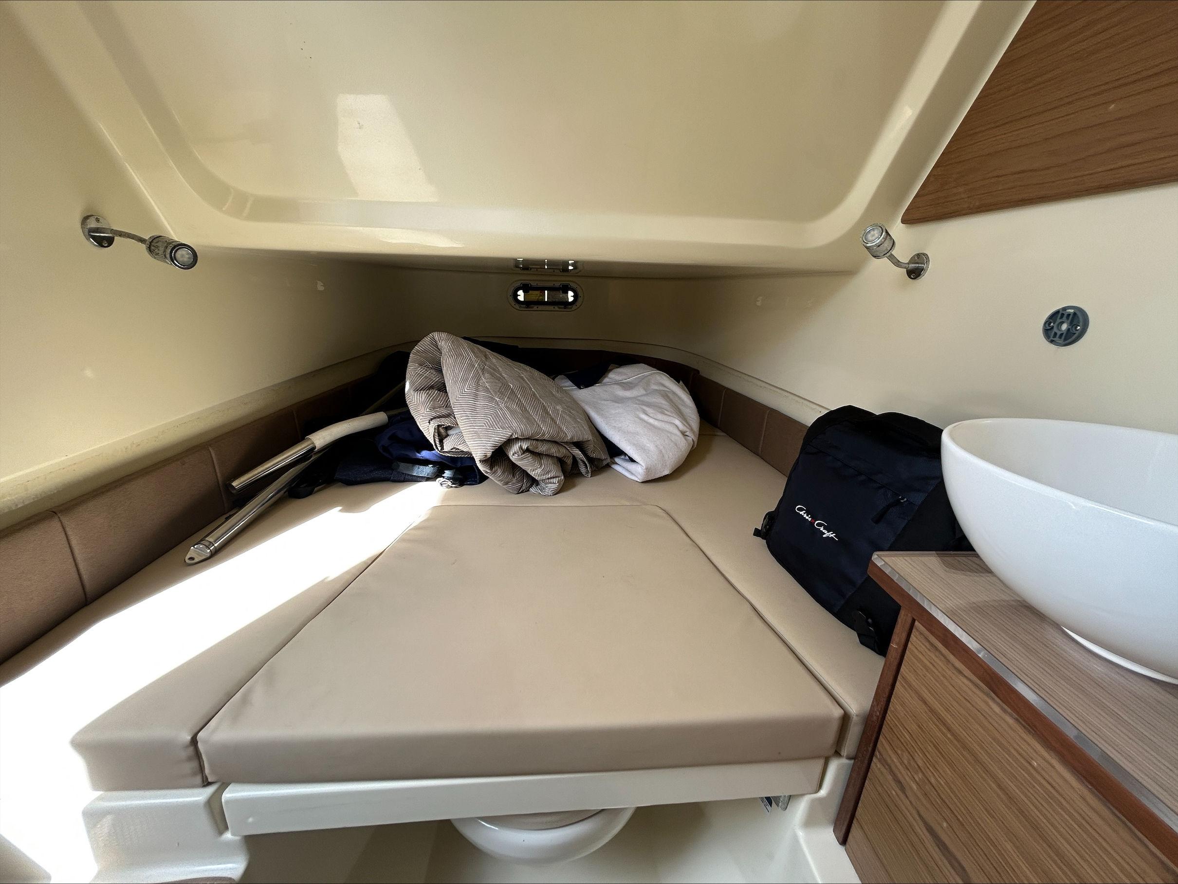 2021-chris-craft-catalina-30-power-9697401-977967121-0-080520250929-24