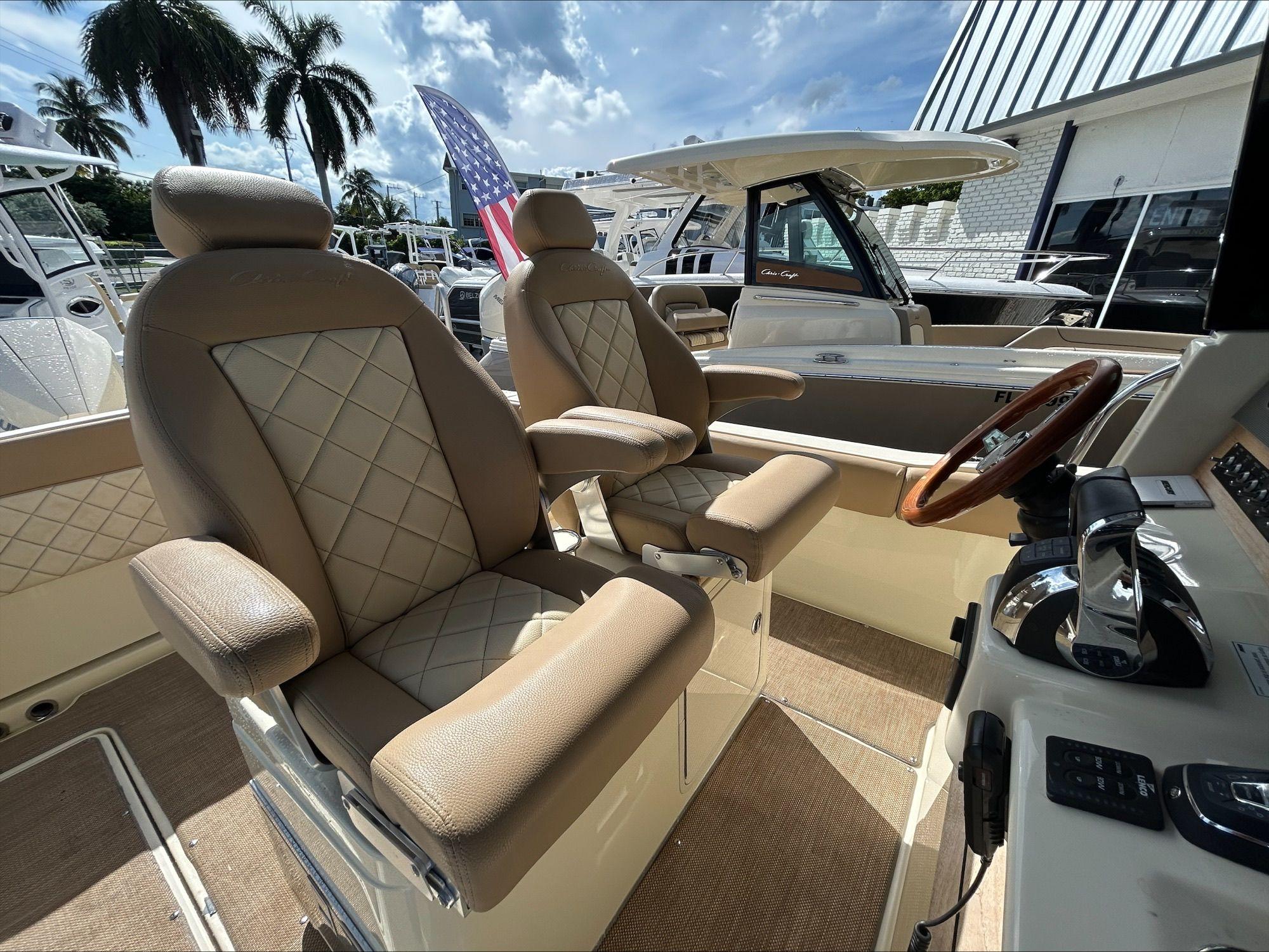 2021-chris-craft-catalina-30-power-9697401-977967123-0-080520250929-13