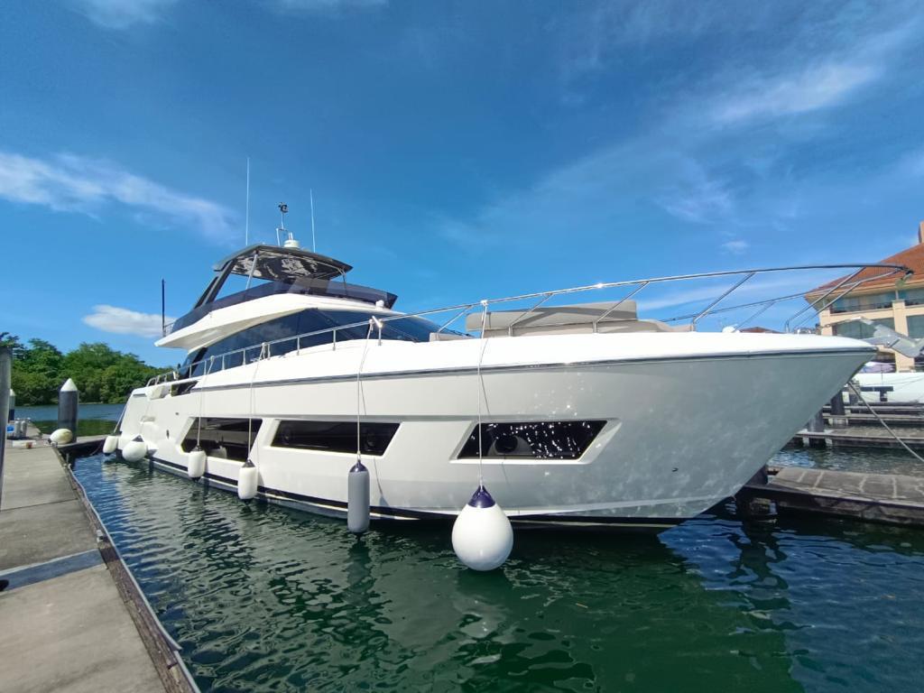 2020 Ferretti Yachts 670